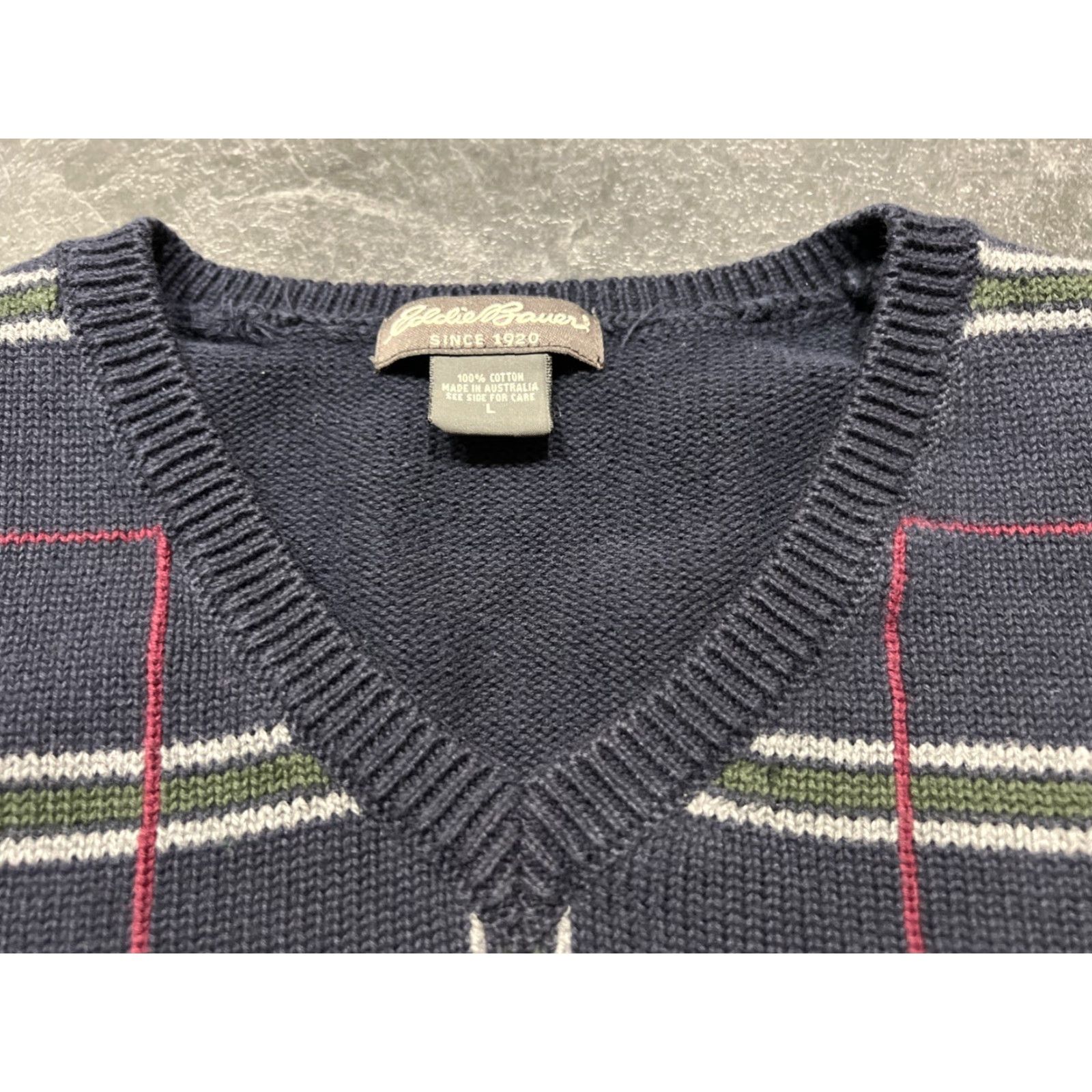 Eddie Bauer VINTAGE Eddie Bauer Sweater Vest Men L Plaid Navy Blue Y2K Geometric Knit V-Neck Size US L / EU 52-54 / 3 - 5 Thumbnail