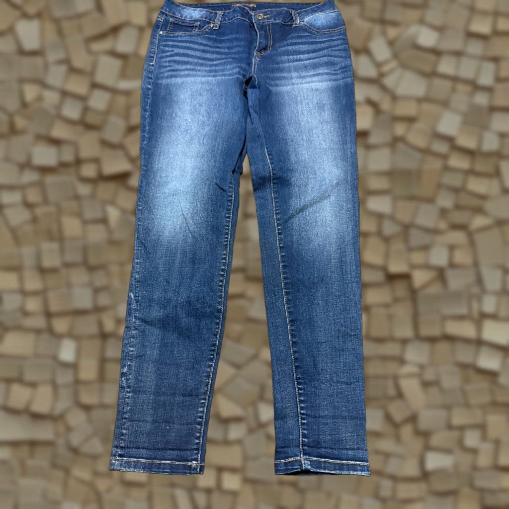 Vintage Maurices Jeans Women's Size Large Blue Denim Straight Leg Regular Rise 29.5in Inseam 5-Pocket Design Size 24" / US 00 / IT 34 - 1 Thumbnail