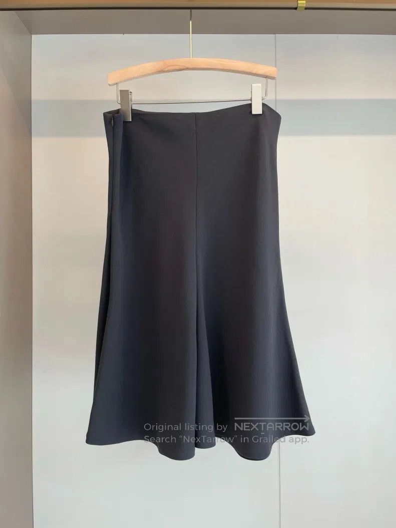 Brunello Cucinelli Brunello Cucinelli Black wool half-skirt Size 30" / US 8 / IT 44 - 2 Thumbnail