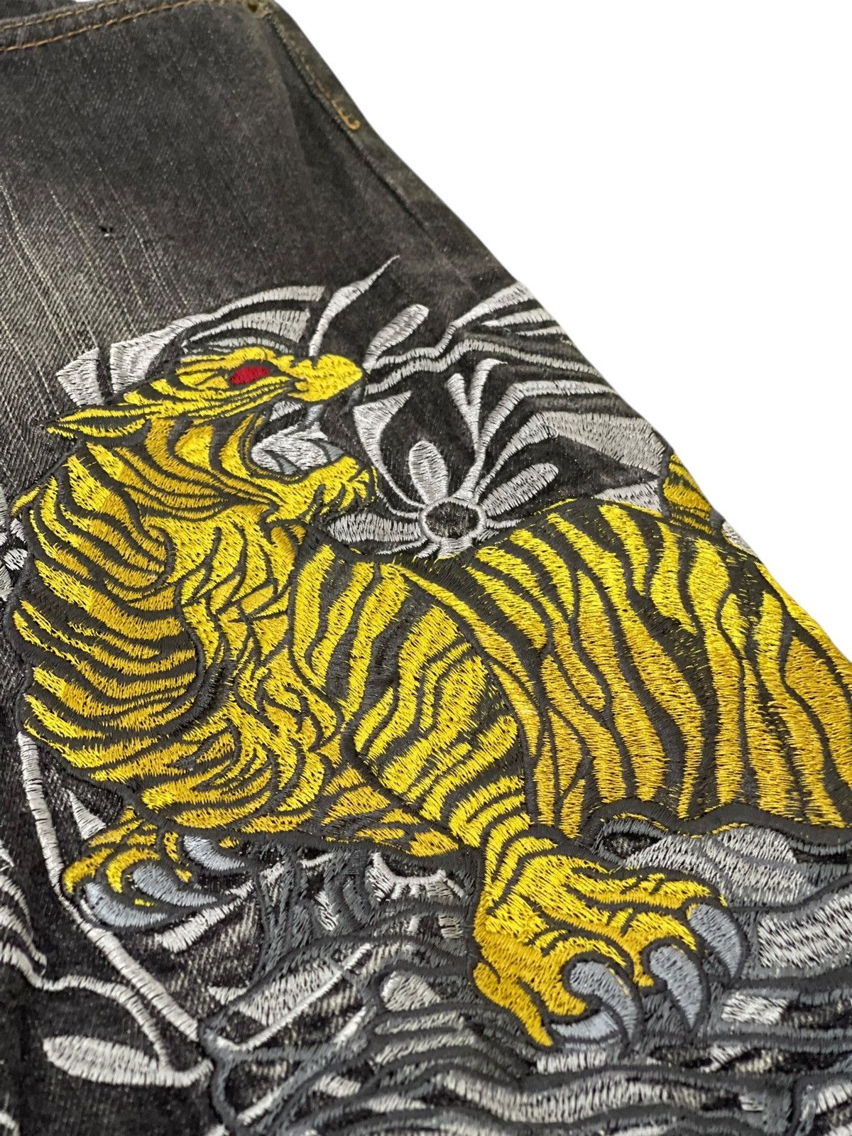 Japanese Brand Loose Jeans Tiger Embroidery Andeon Workwear 1🟦7 Size US 33 - 4 Thumbnail
