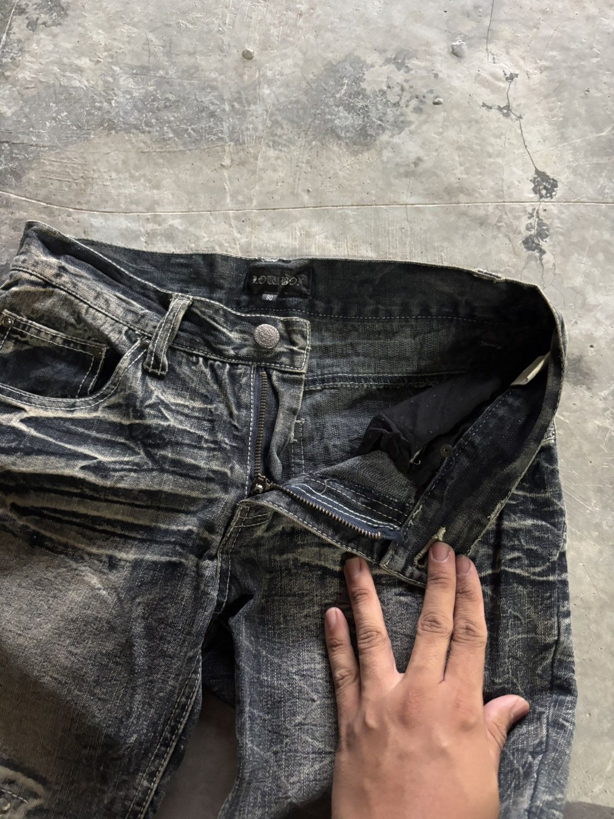 Hysteric Glamour DISTRESSED LOWBOX WHISKERED WASH JAPANESE DENIM SLIM GRUNGE Size US 31 - 4 Thumbnail