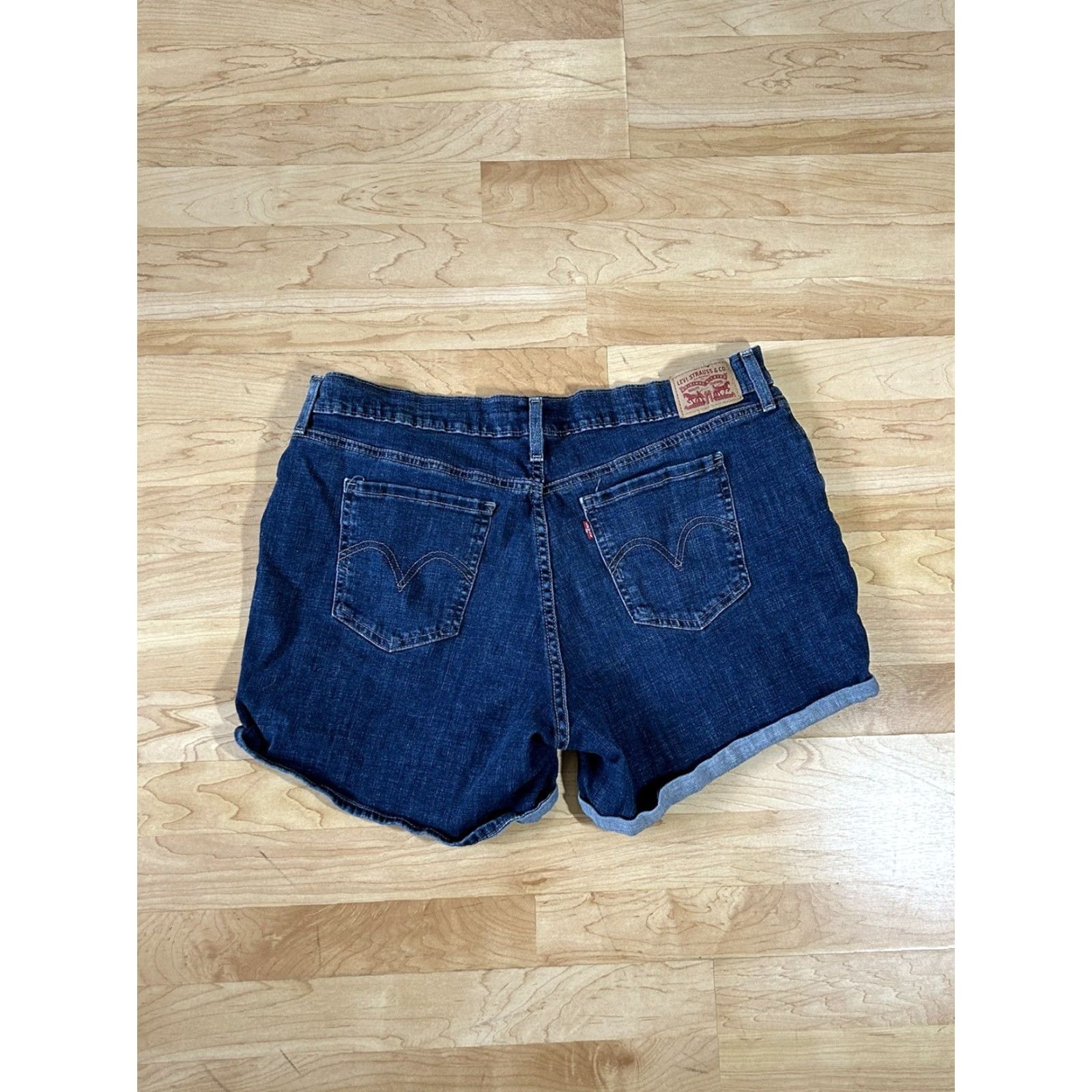 Levi's Levi's Shorts Women Size 34 Denim Blue Mid Length Cuffed Size 24" / US 00 / IT 34 - 2 Thumbnail