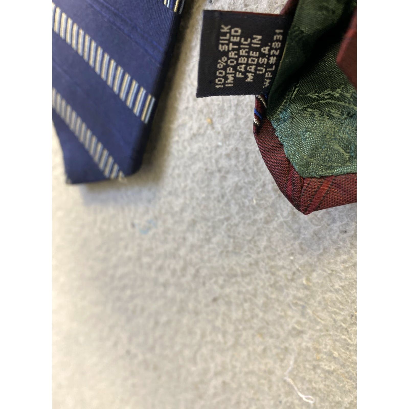Tommy Hilfiger VINTAGE Tommy Hilfiger Men's Silk Blend Geometric Navy Tie One Size Formal Business Size ONE SIZE - 4 Thumbnail