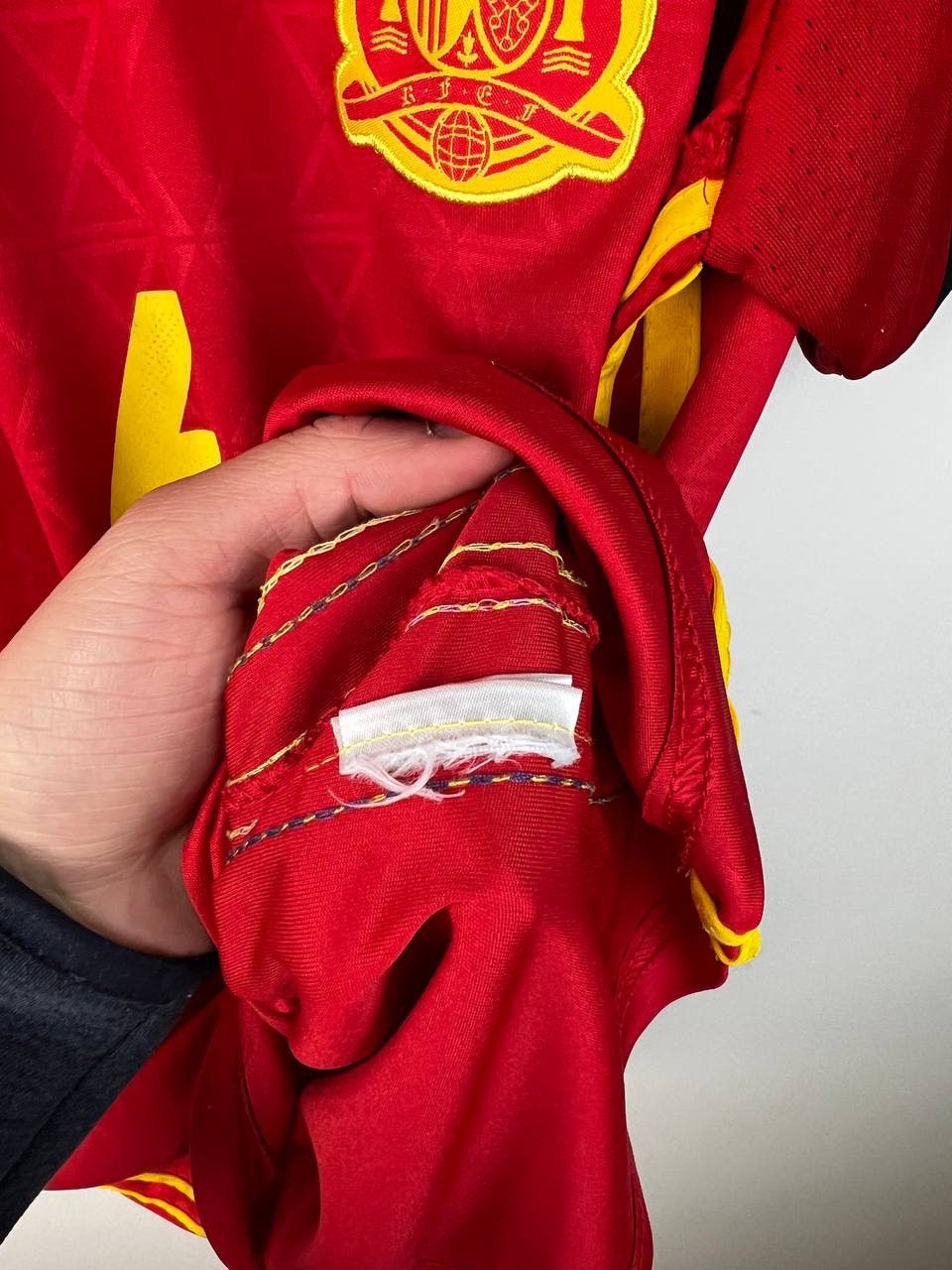 Vintage Espana A. Iniesta Adidas Replica jersey t-shirts size L Size US L / EU 52-54 / 3 - 4 Thumbnail