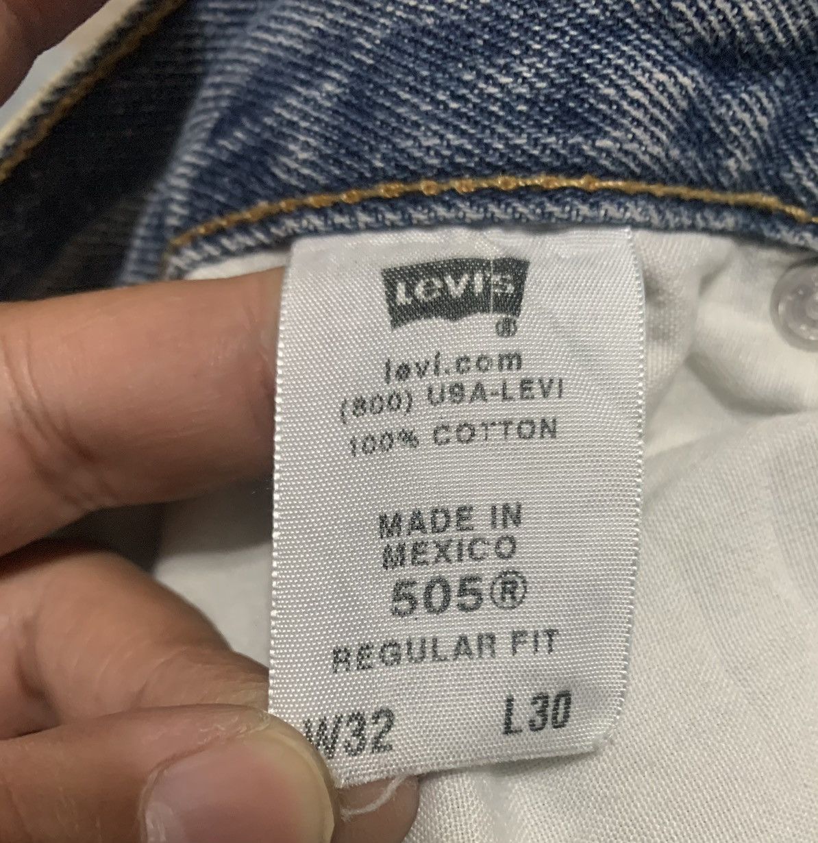 Levi's Vintage Levis 505 Regular Fit Faded Blue Jeans Distressed Size US 33 - 12 Thumbnail