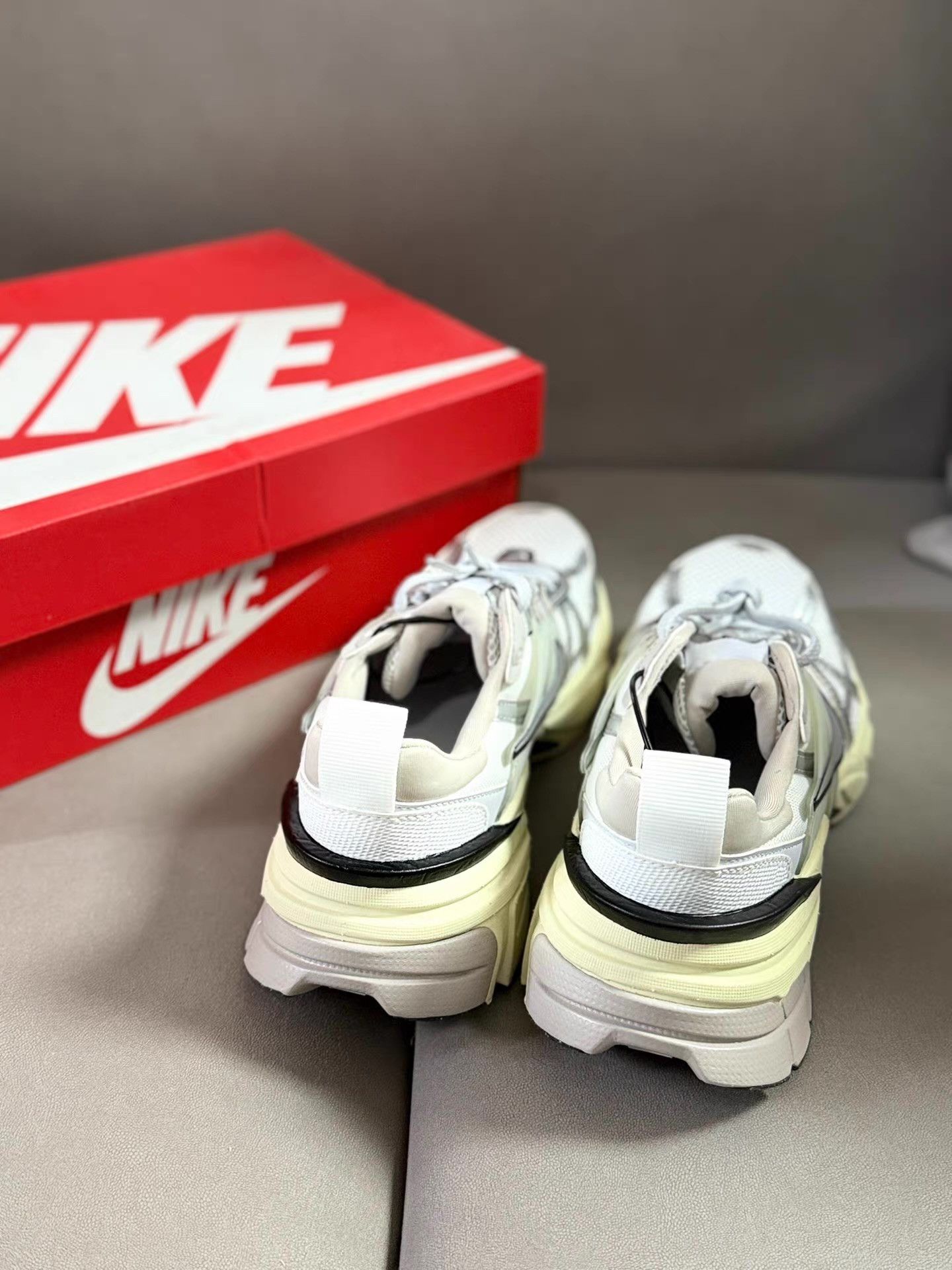 Nike Nike V2K Run silver and white dad sneakers。 Q20 Size US 5 / EU 37 - 3 Thumbnail