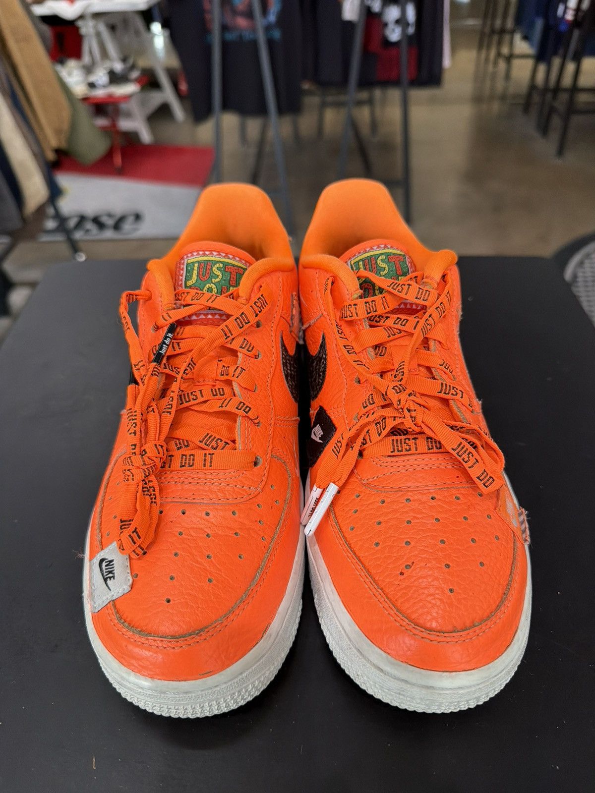 Nike Nike Air Force 1 Low Just Do It Pack Orange Size 5Y (2018) Size US 5 / EU 37 - 2 Thumbnail