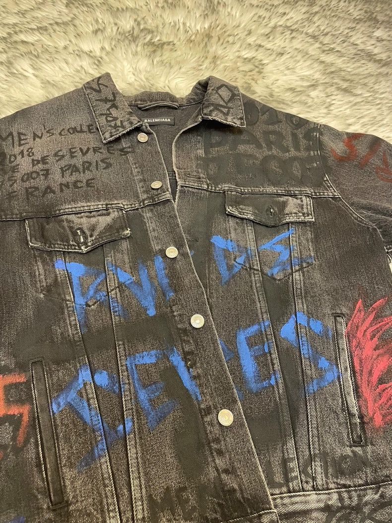 Balenciaga Balenciaga Graffiti Denim Jacket Size US S / EU 44-46 / 1 - 2 Thumbnail