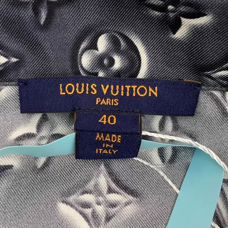 Louis Vuitton Louis Vuitton Dark blue logo, full print, mulberry silk la Size US XXS / EU 40 - 5 Thumbnail