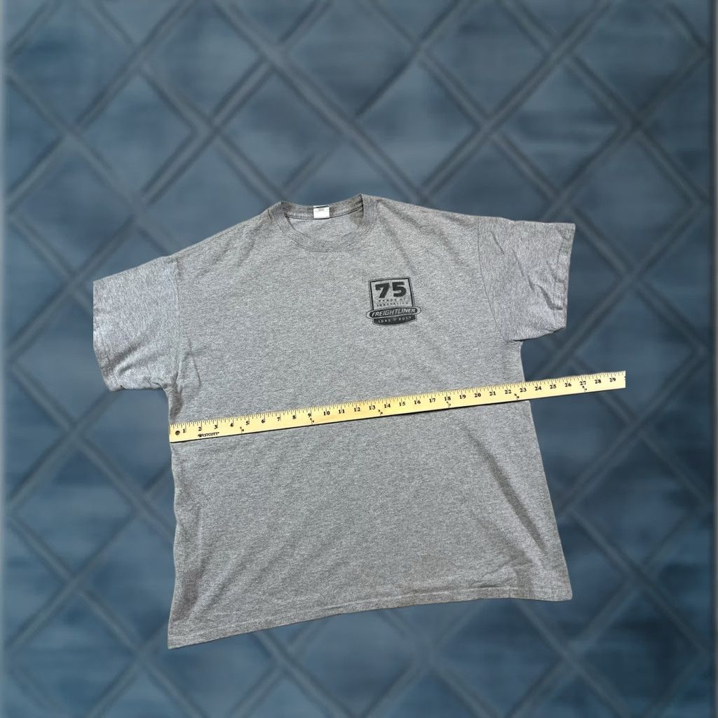 Vintage Freightliner Shirt XL Gray Short Sleeve T-Shirt Men USA 75 Years Of Innovation Logo Cotton Gildan 5000 Regular Ring Spun Size US XL / EU 56 / 4 - 1 Thumbnail