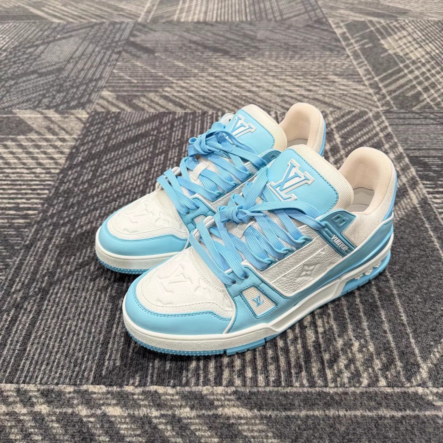 Louis Vuitton Blue Low-Top Sneakers Size 8.5 Size US 8.5 / EU 41-42 - 1 Thumbnail