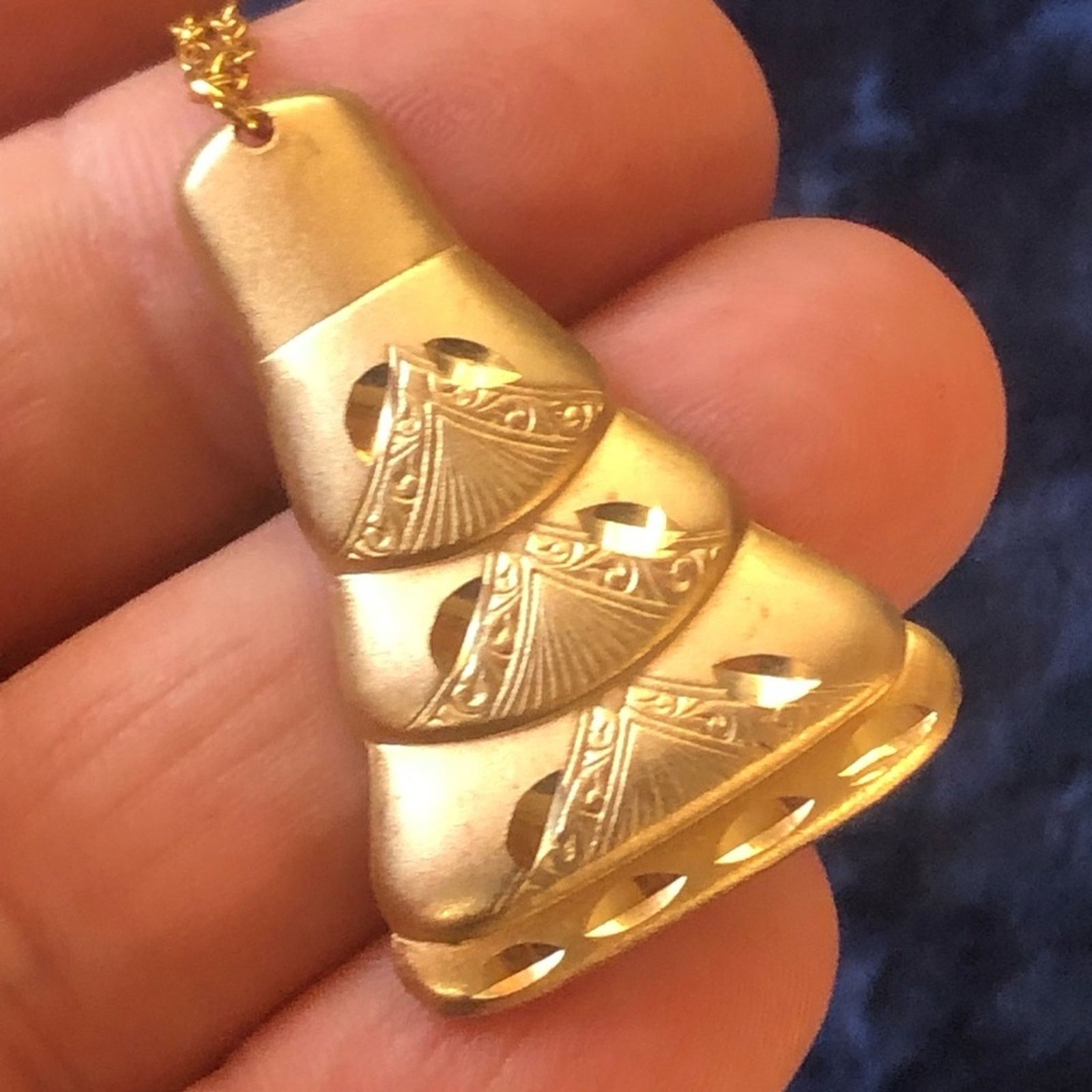 Vintage Vintage repurpose diamond cut gold pendant on chain necklace Size ONE SIZE - 2 Thumbnail