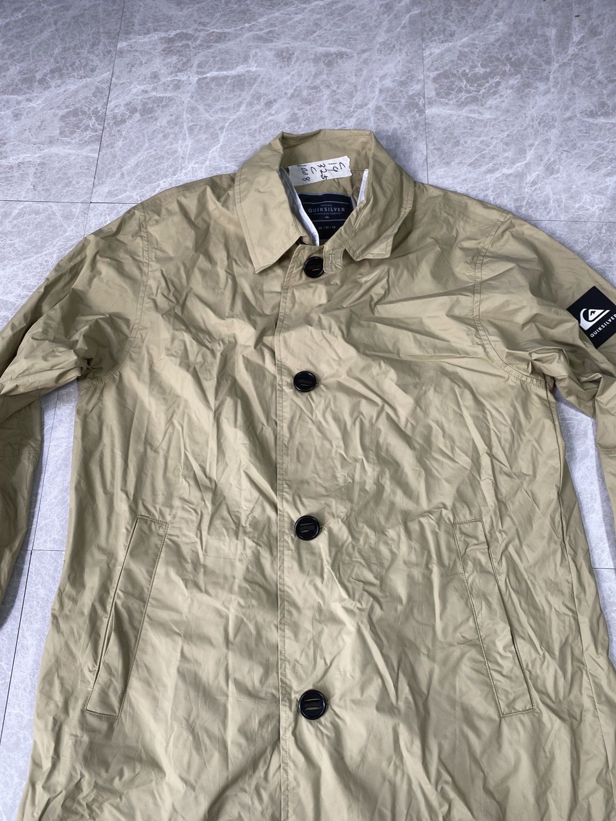 Quiksilver Quiksilver sweater size m pit 19 Size US M / EU 48-50 / 2 - 5 Thumbnail