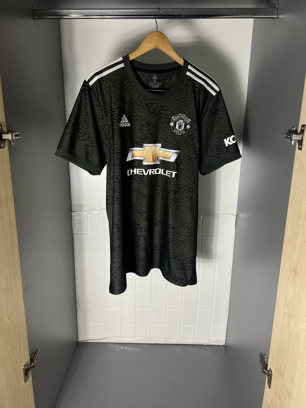 Vintage ADIDAS FC MANCHESTER UNITED ENGLAND SOCCER JERSEY RETRO Y2K Size US XL / EU 56 / 4 - 6 Thumbnail