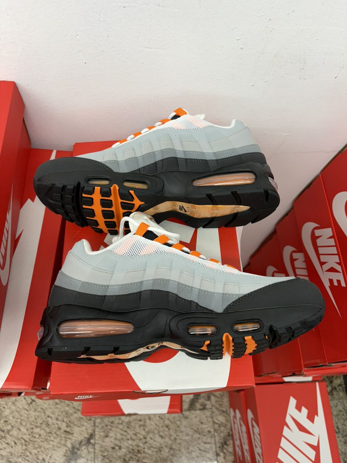 Nike Nike Air Max 95 Mandarin 2025 Size US 10.5 / EU 43-44 - 3 Thumbnail