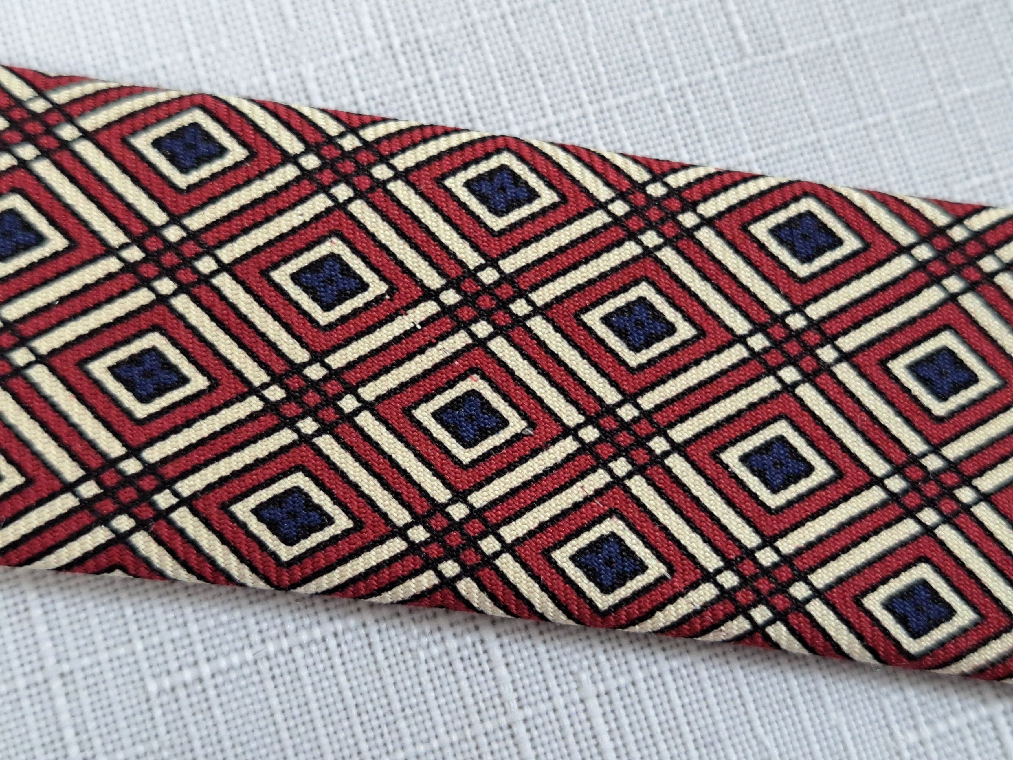 Burberry Burberrys vintage geometric pattern silk tie. Made in USA Size ONE SIZE - 13 Thumbnail