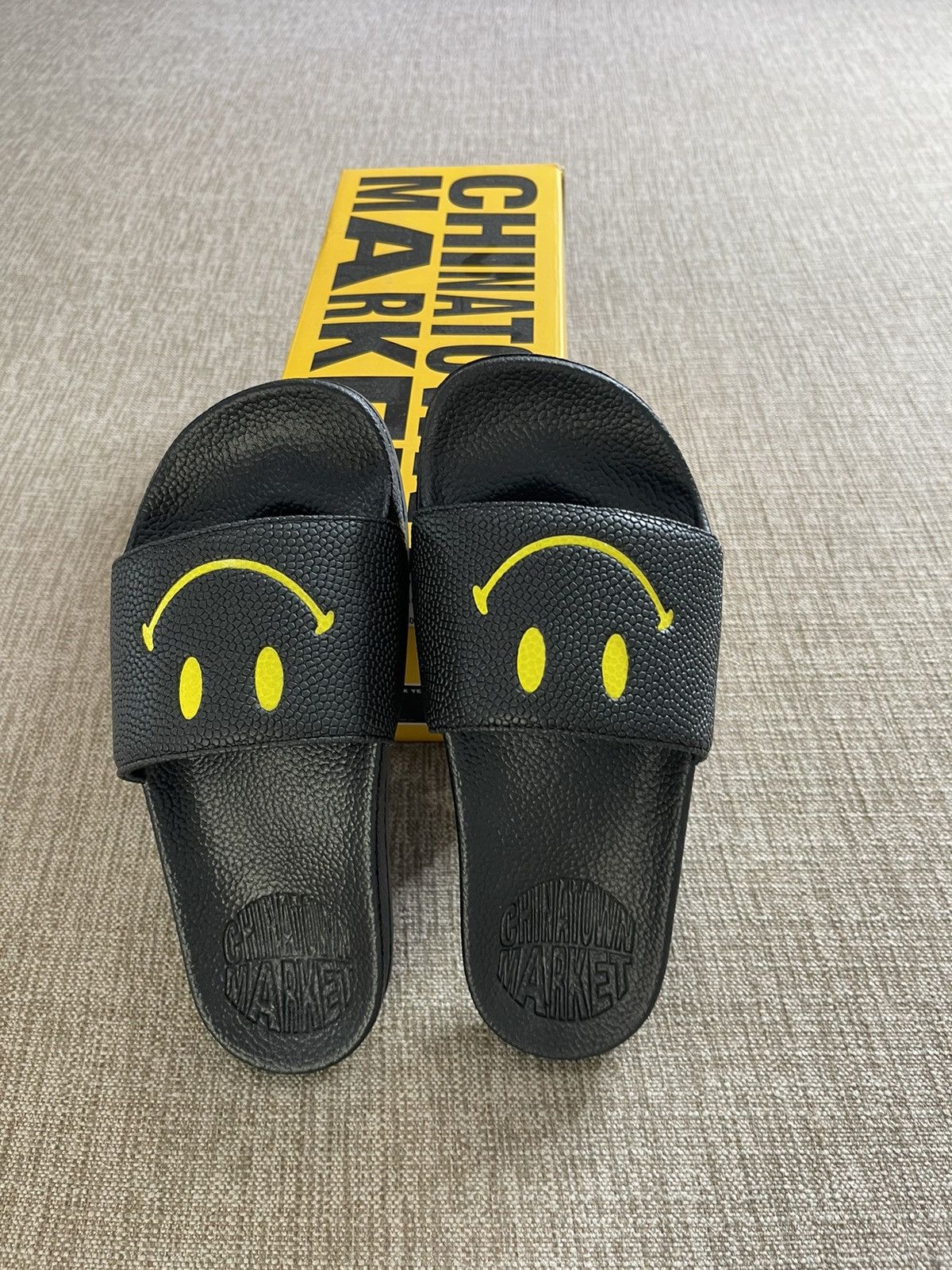 Market Chinatown Market Bball Smiley Slides Size US 5 / EU 37 - 3 Thumbnail