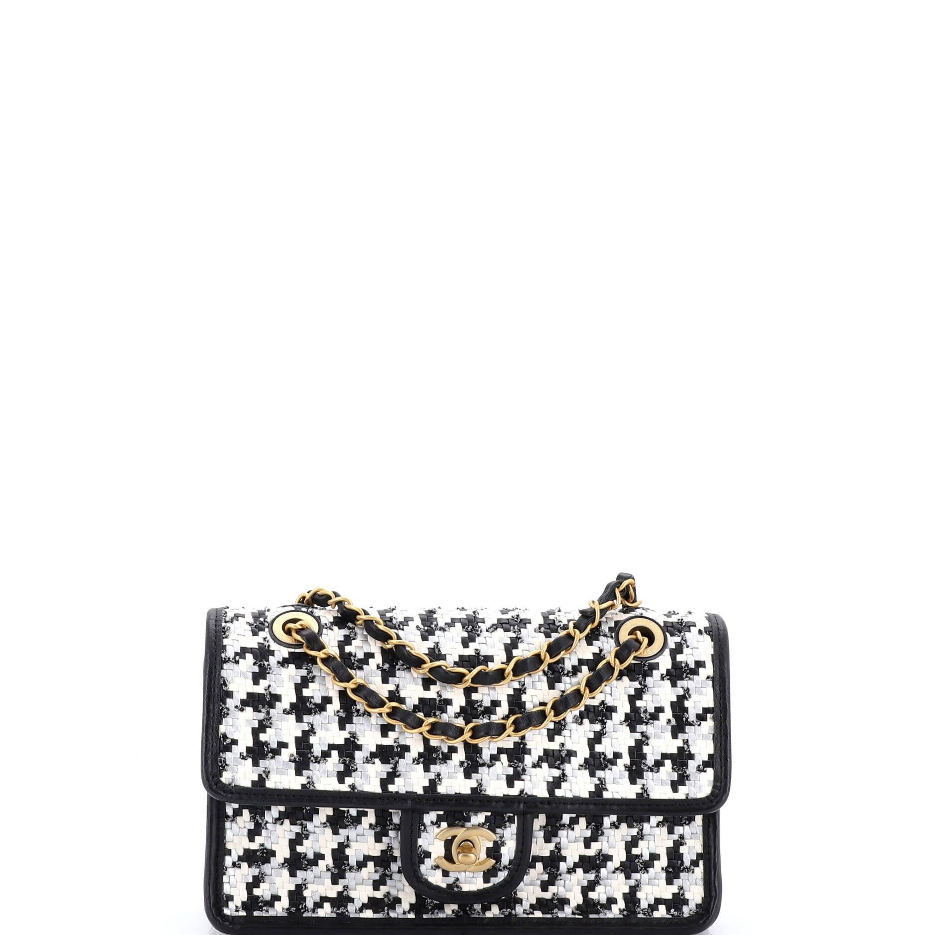 Chanel Classic Single Flap Bag Size ONE SIZE - 1 Thumbnail