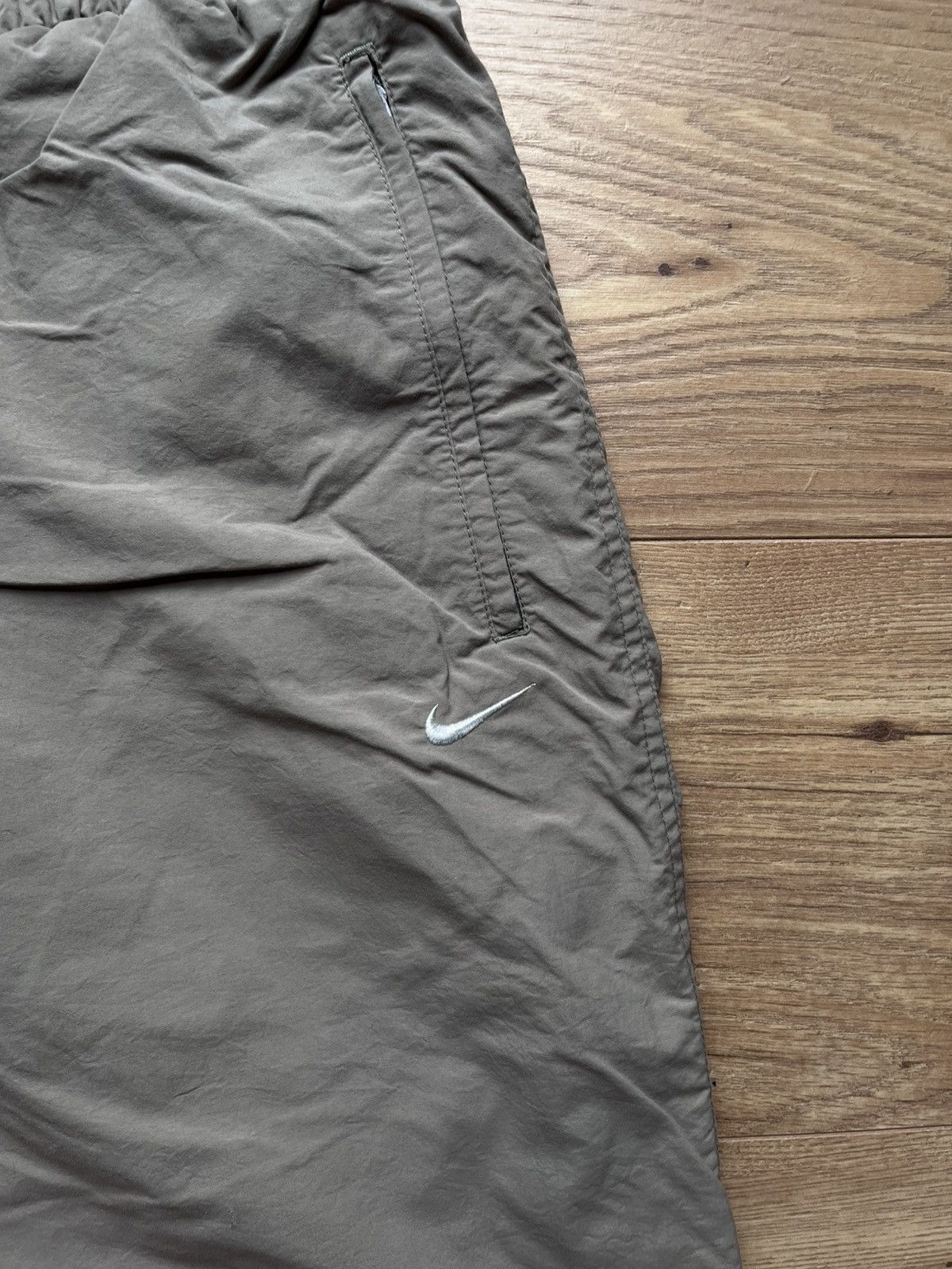 Nike 90’s NIKE RETRO BAGGY Y2K SWOOSH LOGO RARE TRACK PANTS Size US 34 / EU 50 - 2 Thumbnail