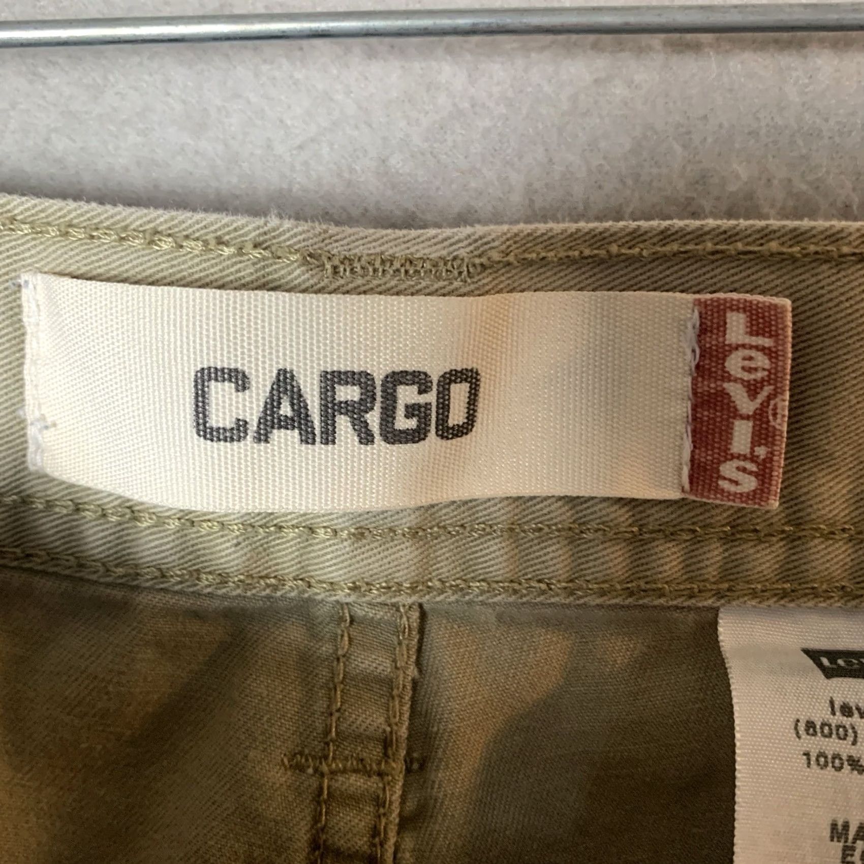 Levi's Levi’s Cargo Shorts Mens 34 Beige Cargo Y2K Casual Workwear Retro Vintage Logo Zipper Pockets 10in Inseam Size US 34 / EU 50 - 3 Thumbnail