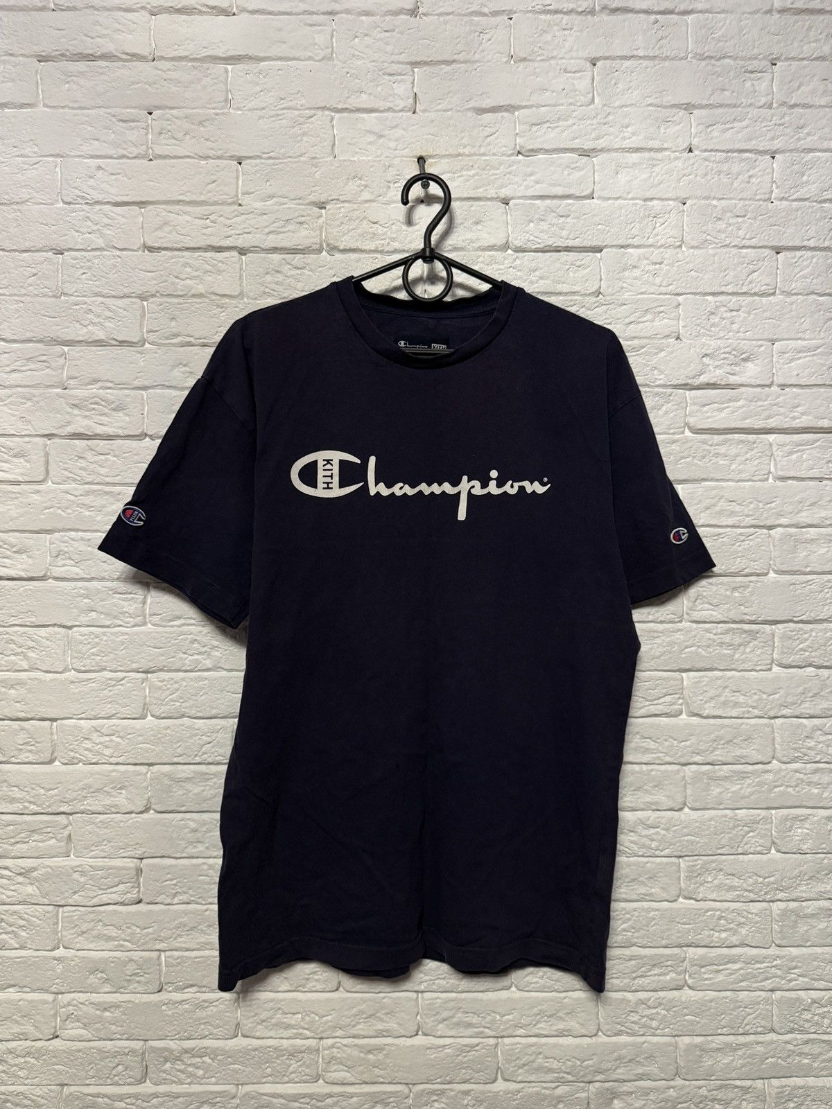 Champion × Kith Kith x Champiom Script Logo Tee 2018 Huge Logo T-shirt Sz S Size US S / EU 44-46 / 1 - 1 Thumbnail