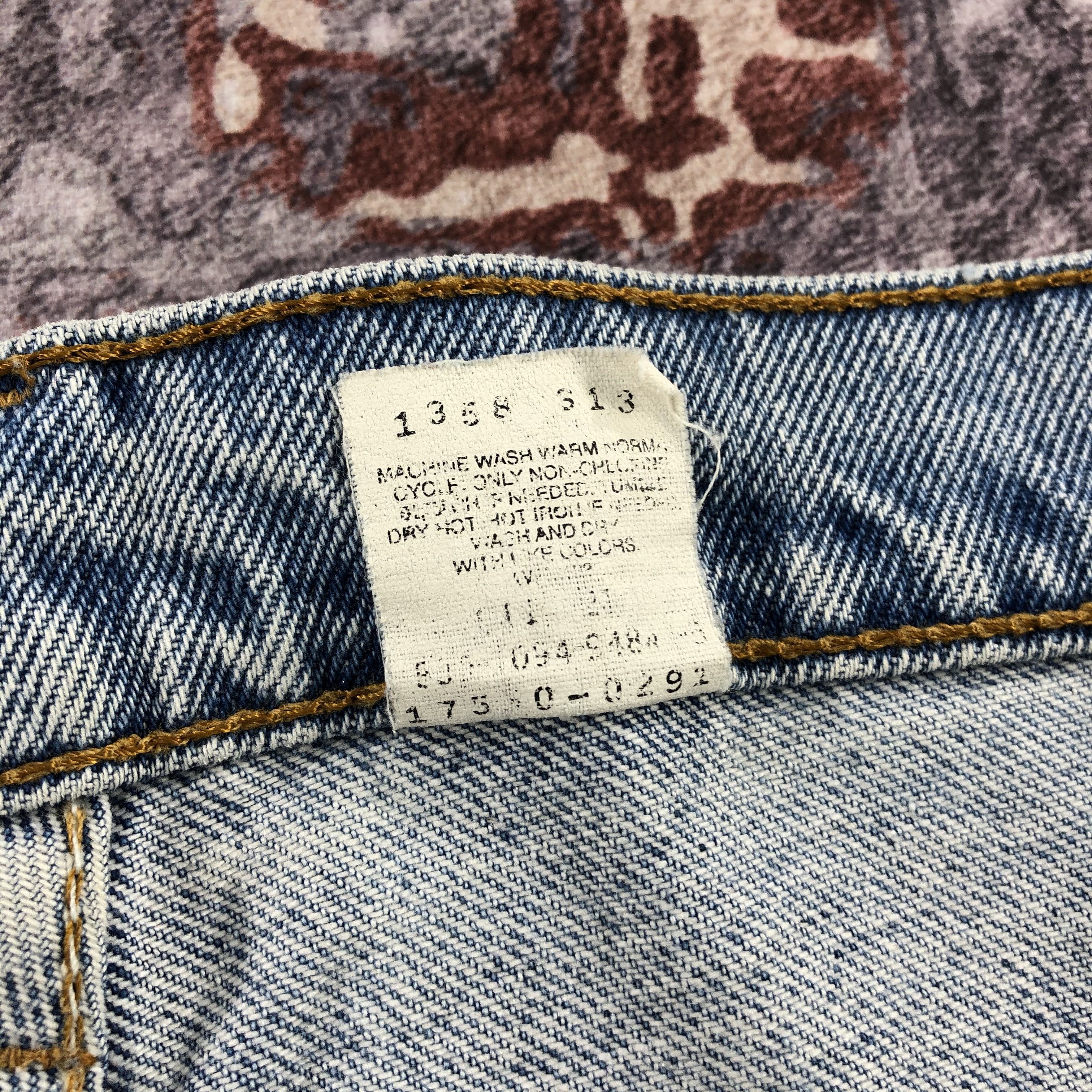 Levi's × Levi's Vintage Clothing Vintage 90s Light Wash Levis 550 Jeans-JM2157 Size 28" / US 6 / IT 42 - 9 Thumbnail