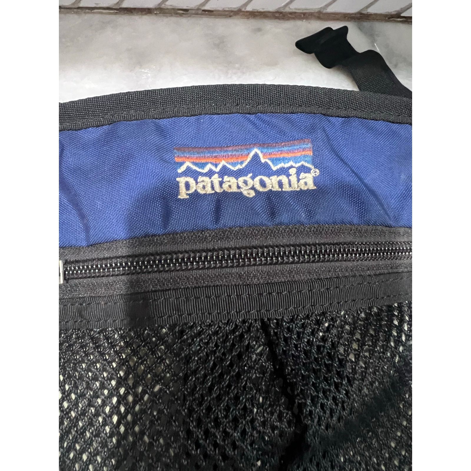 Patagonia Patagonia Vintage Waist Pack Hip Belt Bag Blue Black Mesh Size ONE SIZE - 5 Thumbnail