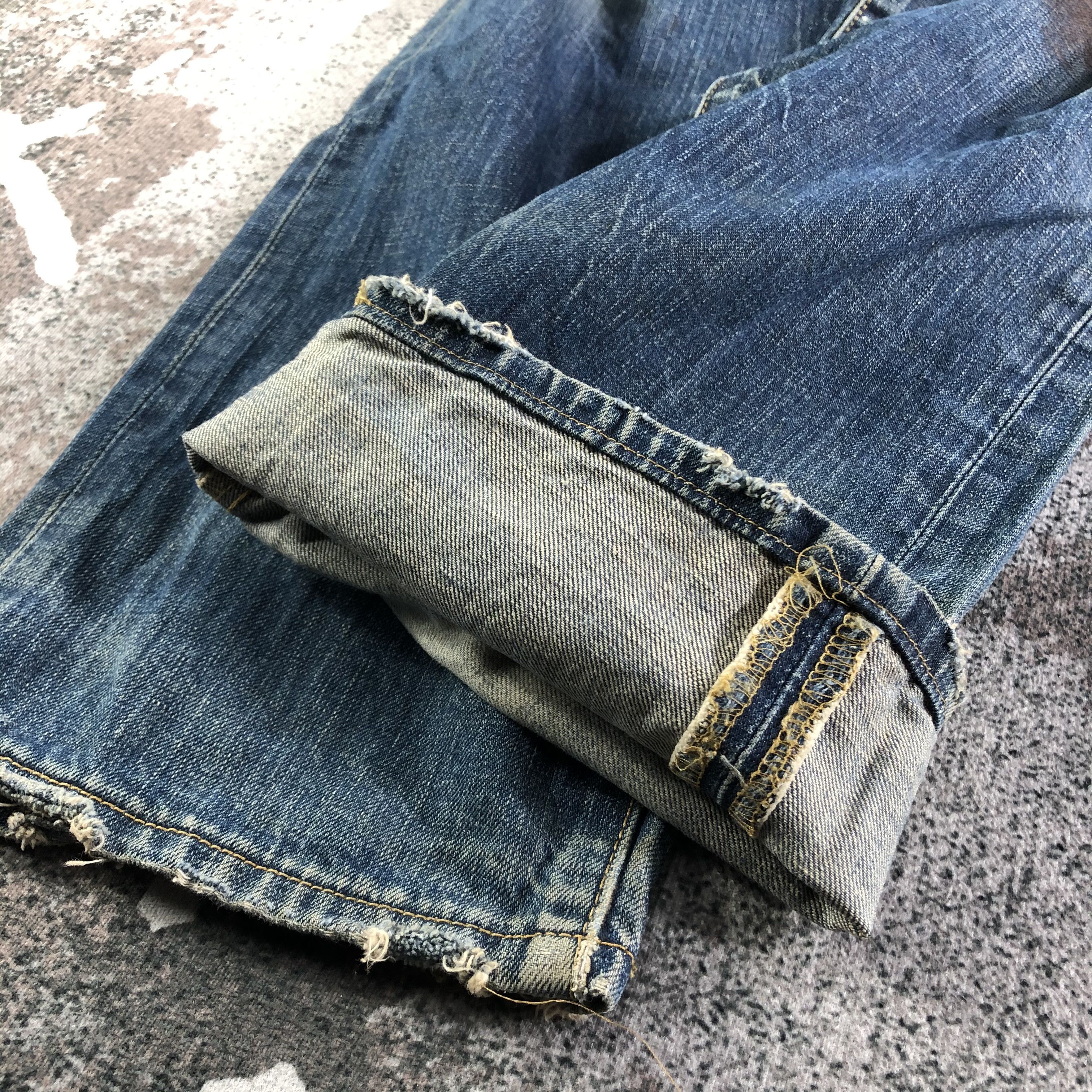 Levi's Vintage Levis 501 Jeans Distressed Denim KJ2947 Size US 32 / EU 48 - 7 Thumbnail