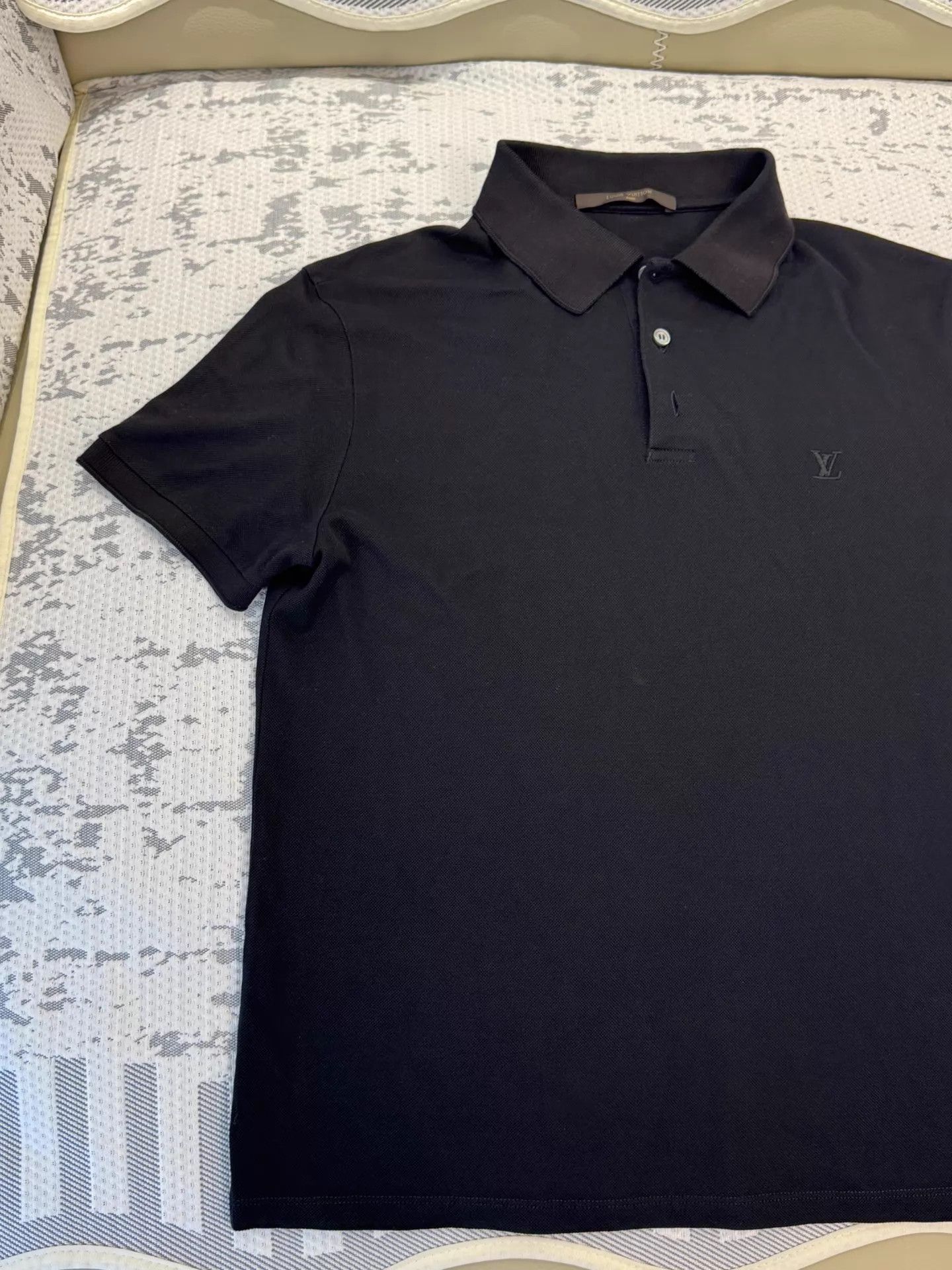 Louis Vuitton LOUIS VUITTON Solid Black Short Sleeve Polo Shirt S Size US S / EU 44-46 / 1 - 4 Thumbnail