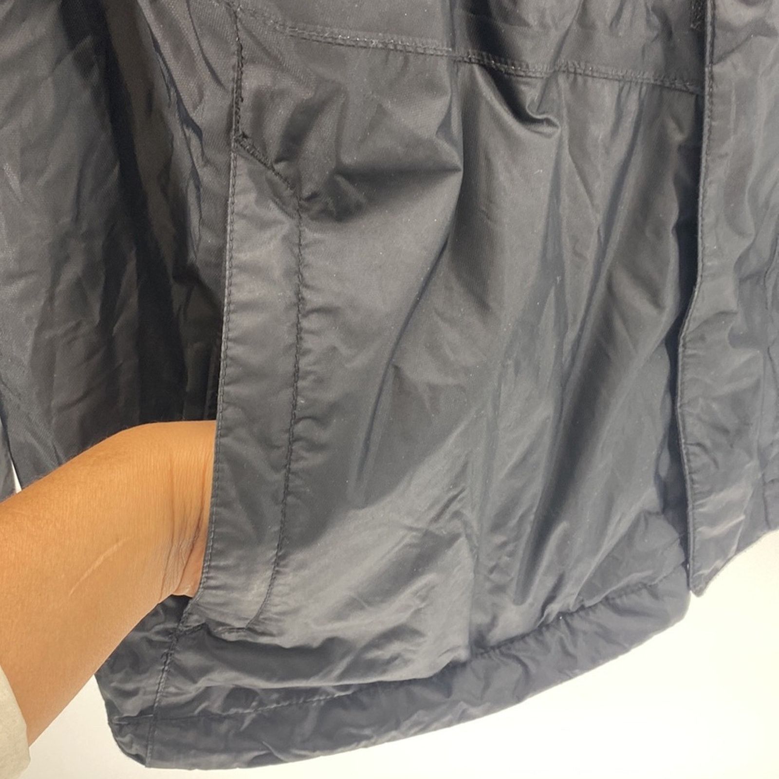 Helly Hansen Helly Hansen packable windbreaker black size m gorpcore Size US M / EU 48-50 / 2 - 7 Thumbnail