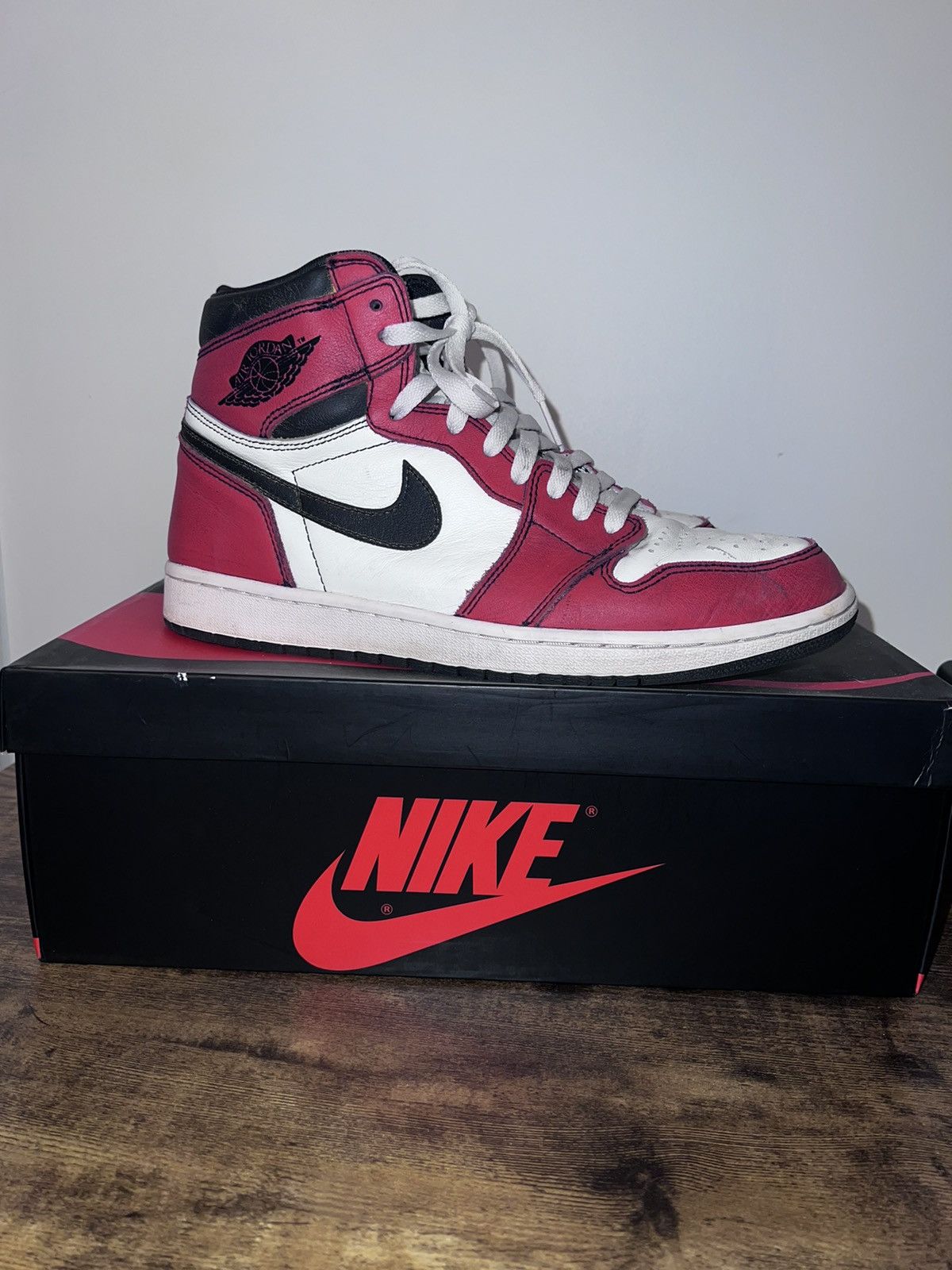 image of Jordan Nike Sb La To Chicago Size 10 Shoes in Red, Men's