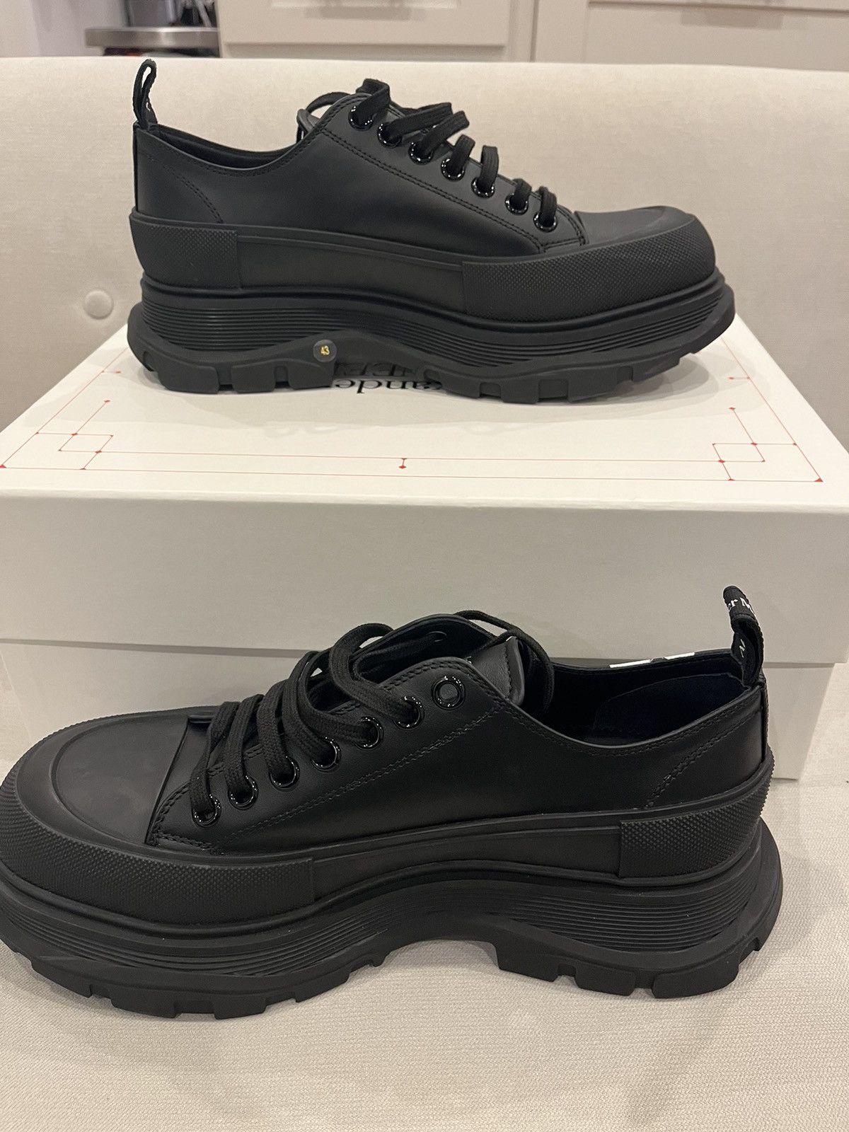 Alexander McQueen Alexander McQueen Tread Slick Low Lace-Up Graffiti Sneakers Size US 10.5 / EU 43-44 - 4 Thumbnail