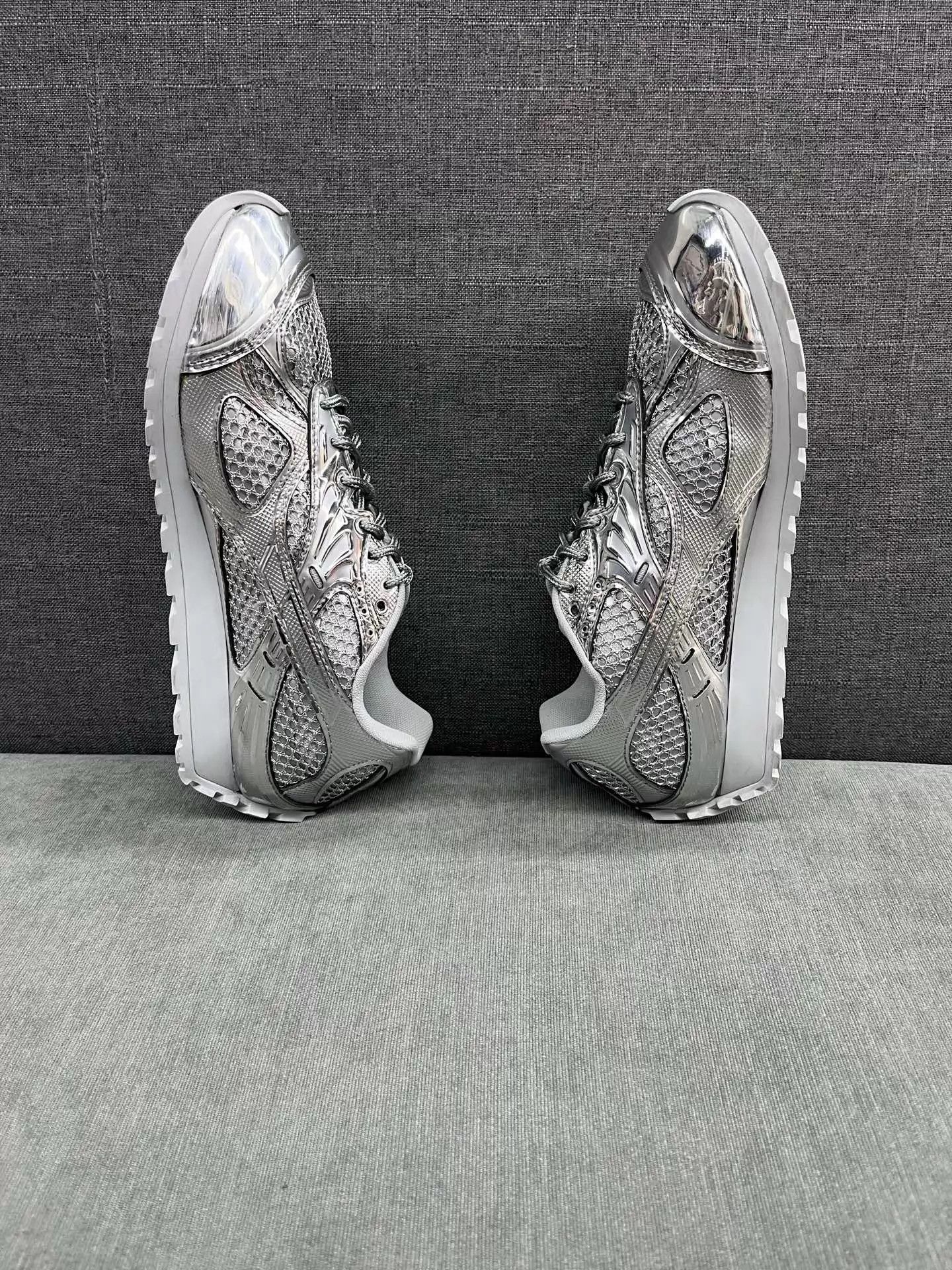 Bottega Veneta Bottega Veneta BV Orbit Space Silver Low Top Sneaker 39 99% Size US 6 / EU 39 - 4 Thumbnail
