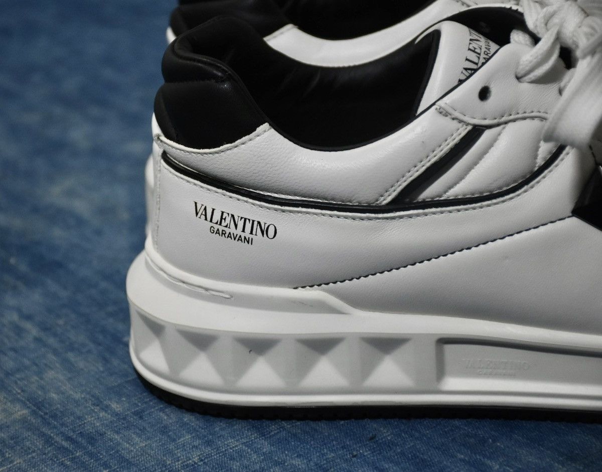 Valentino Valentino One Stud Garavani Sneaker Size US 7 / EU 40 - 3 Thumbnail