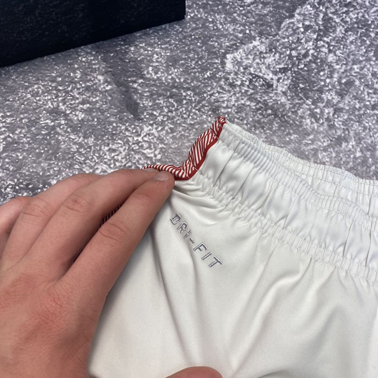 Nike Vintage Nike Manchester United Small Logo White shorts Size US 30 / EU 46 - 8 Thumbnail