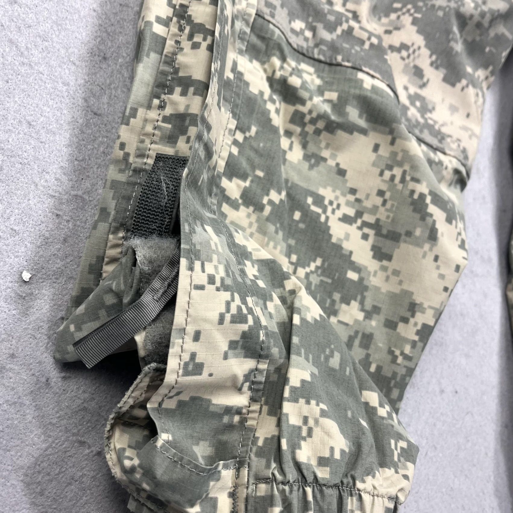 Rains ADS Cargo Pants Mens M Camouflage Green Gen III ECWCS Rain Waterproof Army Pants Mens Size US 31 - 4 Thumbnail