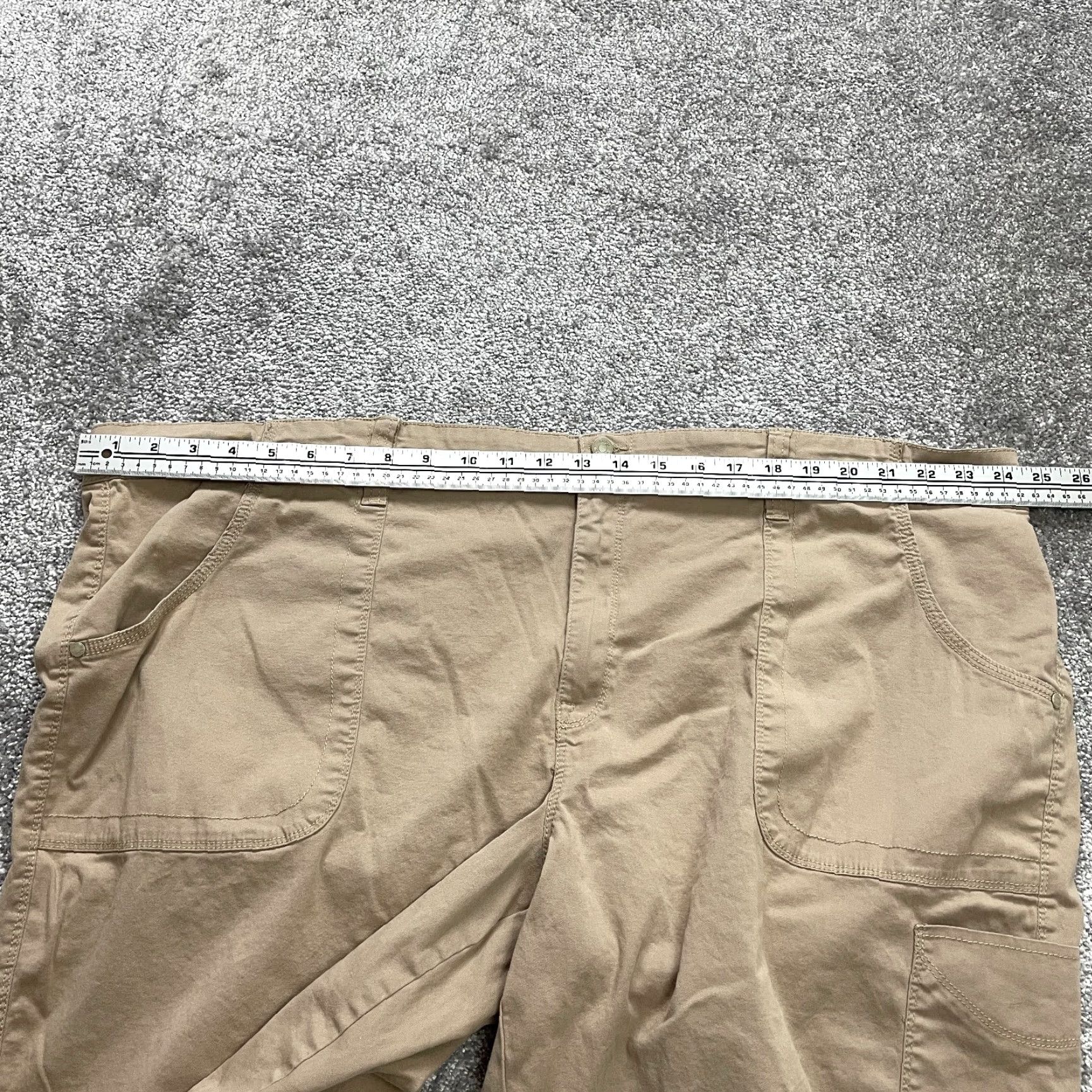 Gloria Vanderbilt Gloria Vanderbilt Bermuda Shorts Womens Plus 24W Brown Khaki Average Cotton 11" Shorts Slim? Size 42" / US 20 - 5 Thumbnail