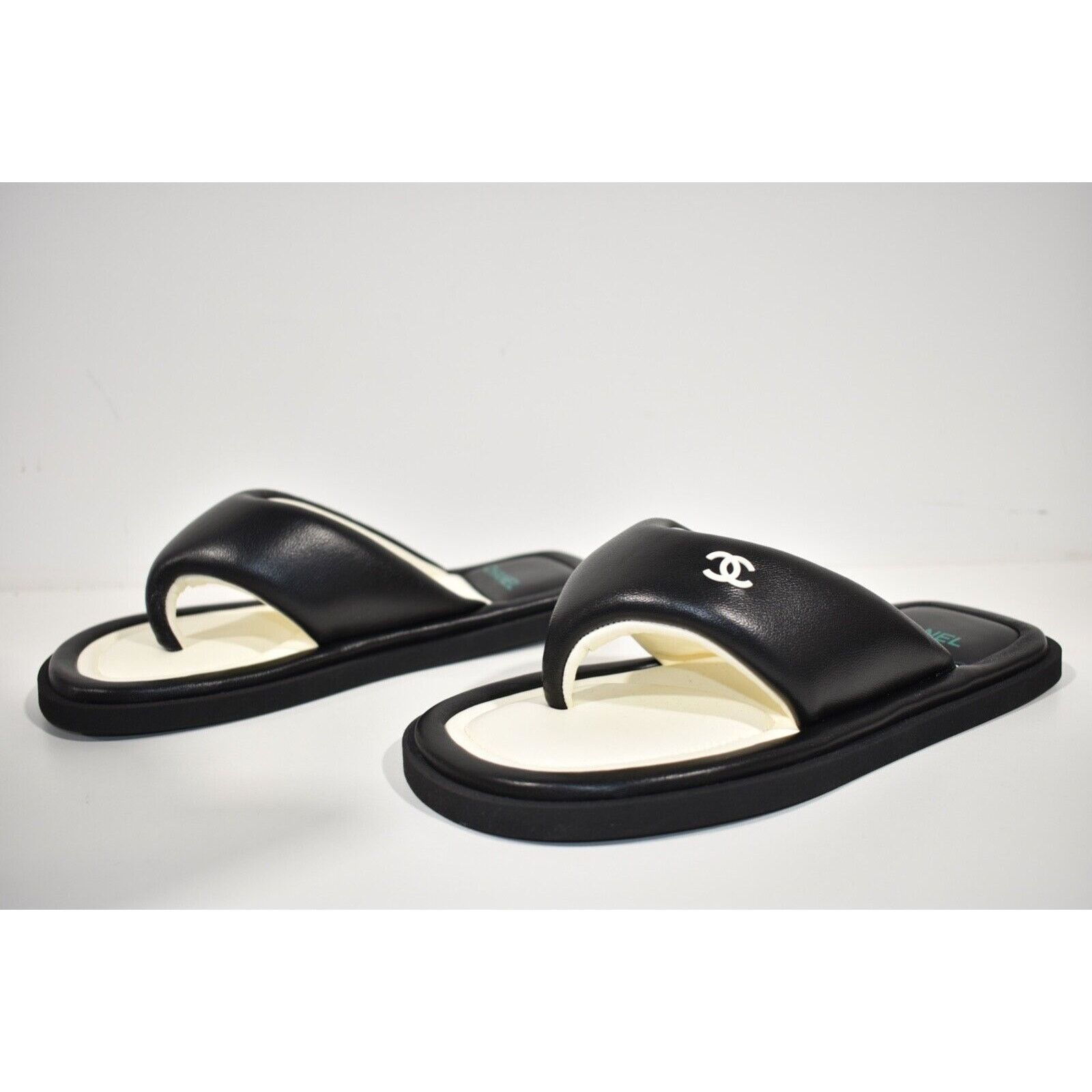 Chanel Chanel 22P Black White Lambskin Padded Pool Thong Logo Size US 12 / IT 42 - 10 Thumbnail