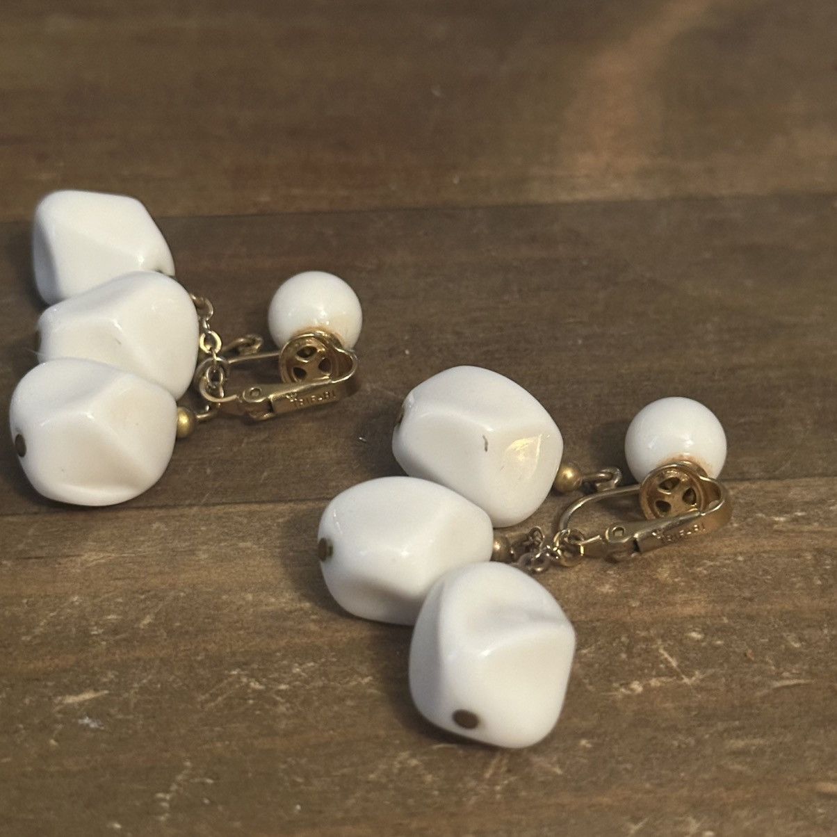 Vintage Vintage Trifari white lucite clip on dangle earrings Size ONE SIZE - 3 Thumbnail