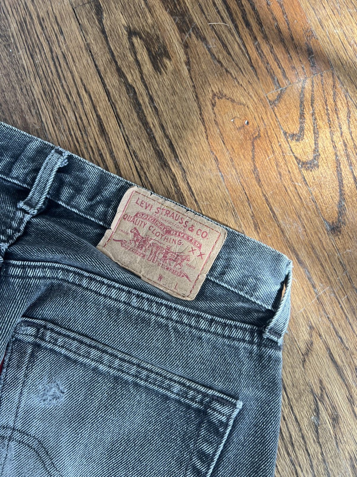Levi's Vintage 90s Levi's 501 Faded Black Distressed Jeans 30x32 Size US 30 / EU 46 - 5 Thumbnail