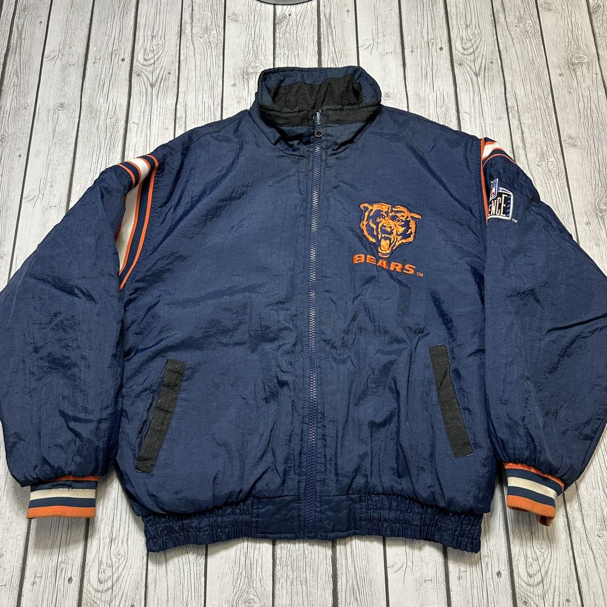 NFL Vintage Chicago Bears reversible puffer jacket Size US L / EU 52-54 / 3 - 3 Thumbnail