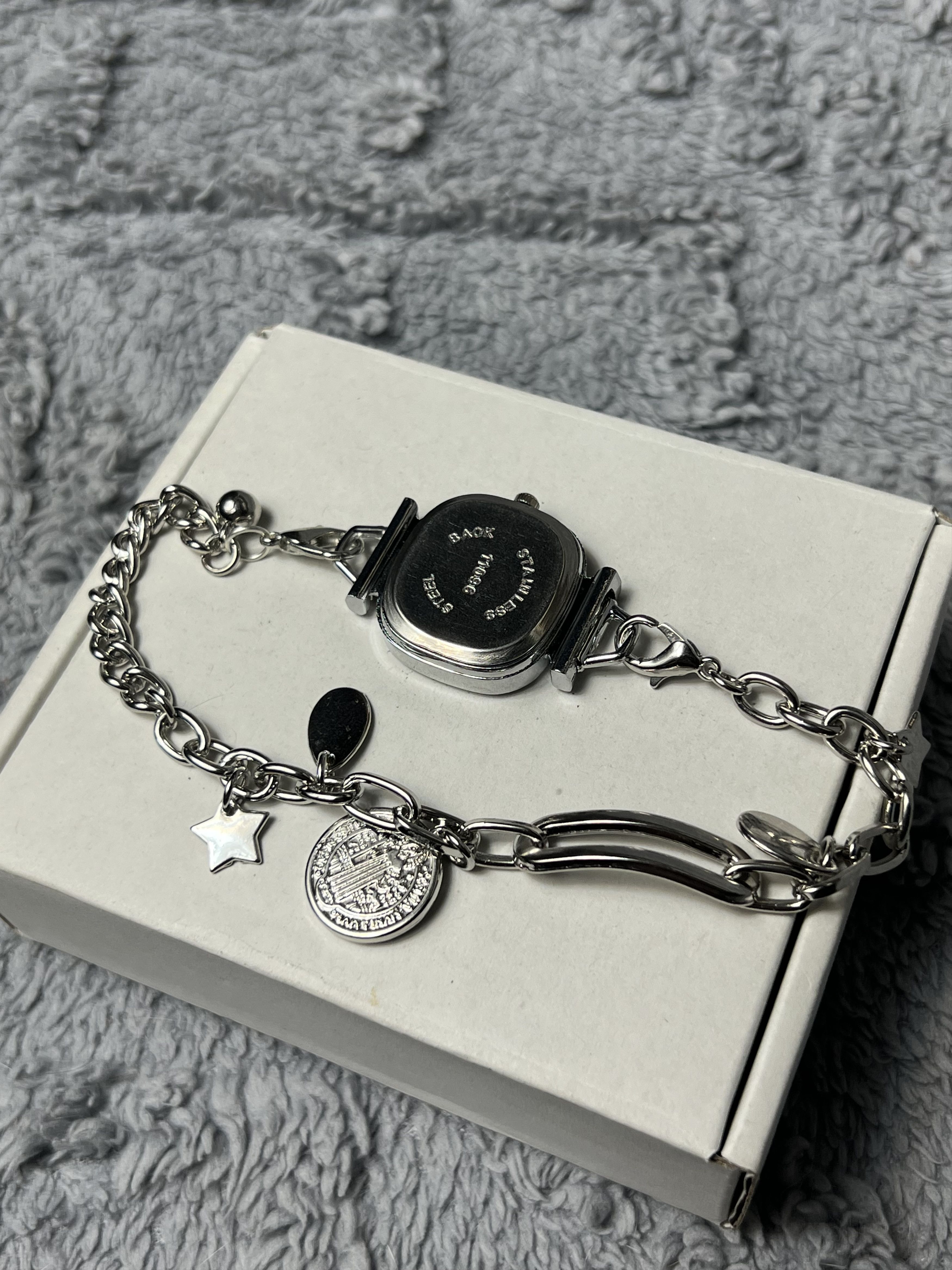 Vintage Glamour Minimalistic Japanese Style Bracelet Watch Y2k Size ONE SIZE - 10 Thumbnail