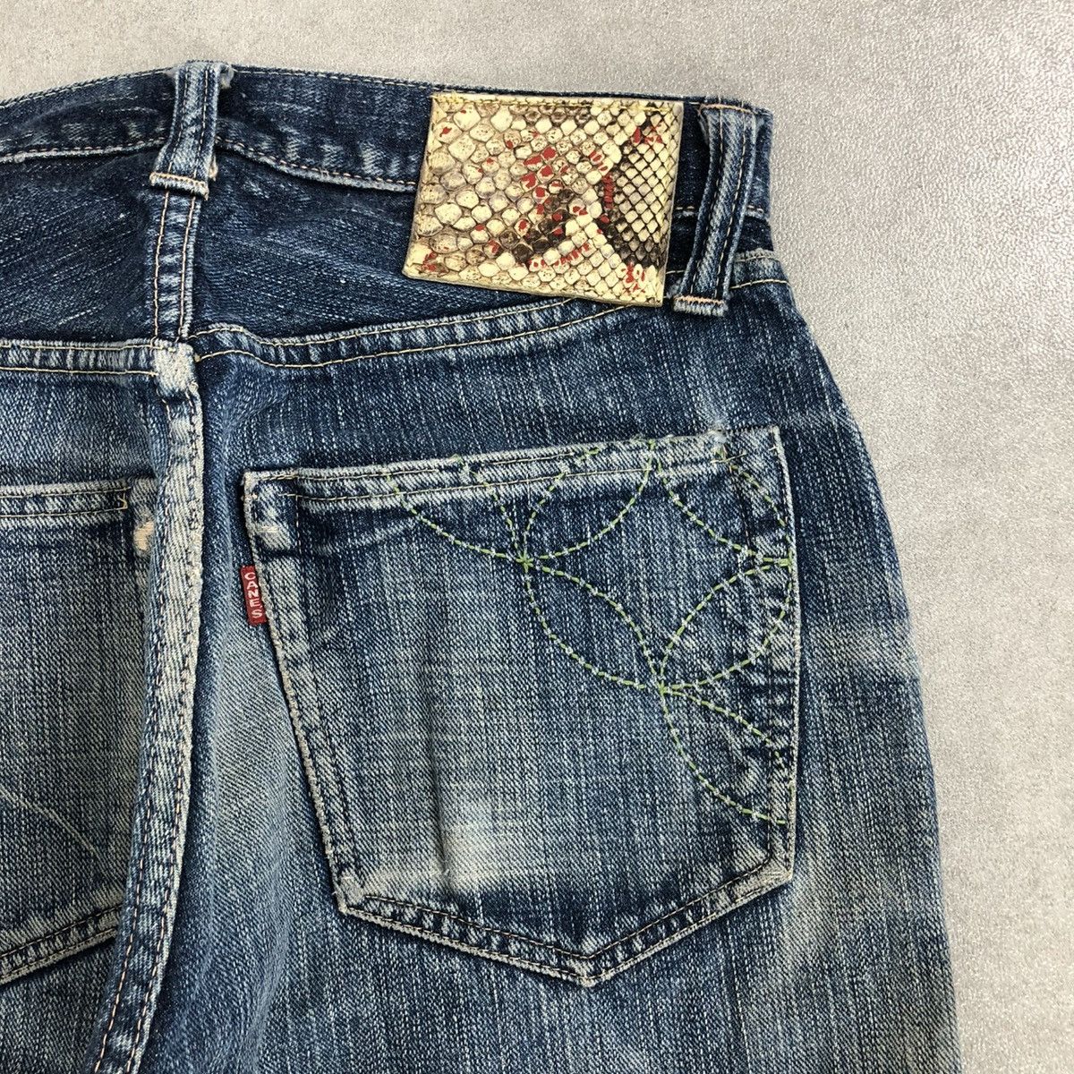 Japanese Brand × Sugar Cane 🇯🇵 Vintage Sugar Cane Onikiwa Distressed Faded Selvedge Jeans Size US 27 - 17 Thumbnail