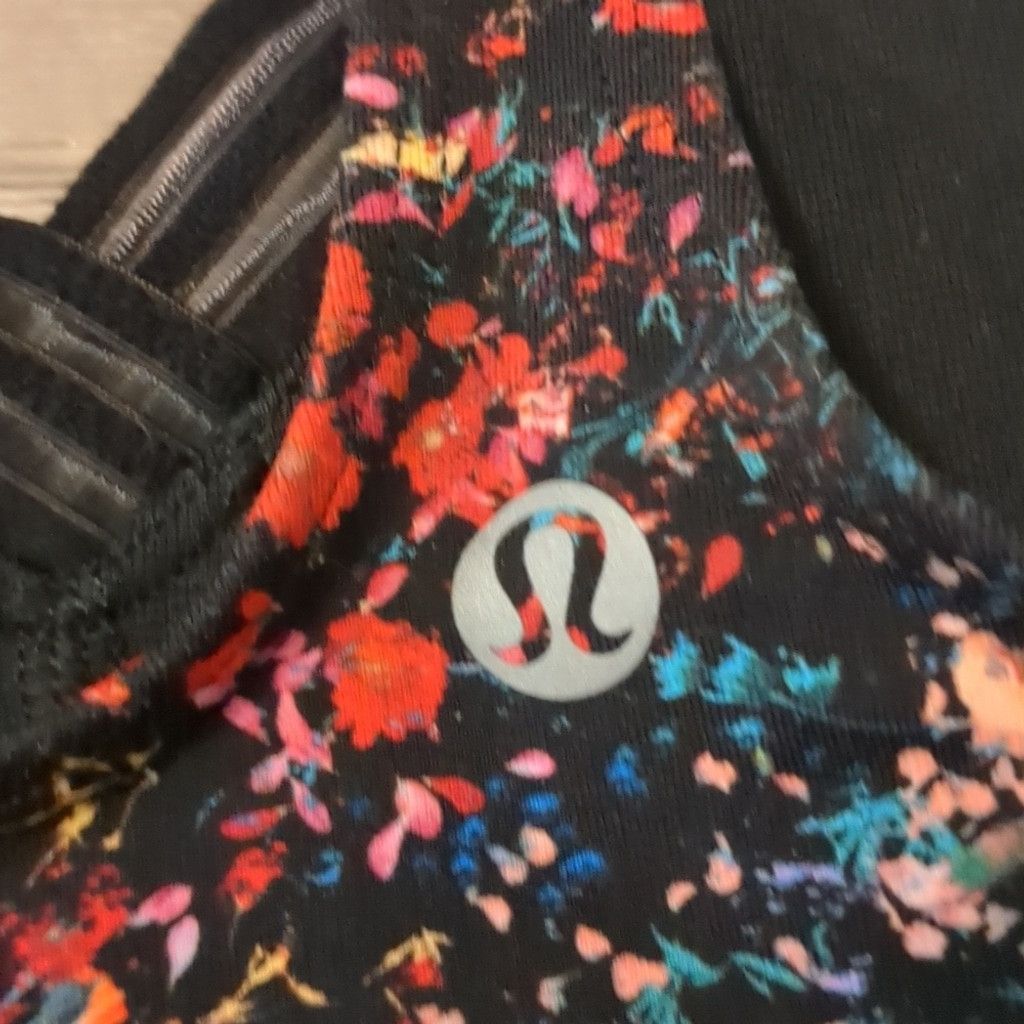 Lululemon Lululemon flowerescent multi/black find focus bra size 6 Size ONE SIZE - 4 Thumbnail