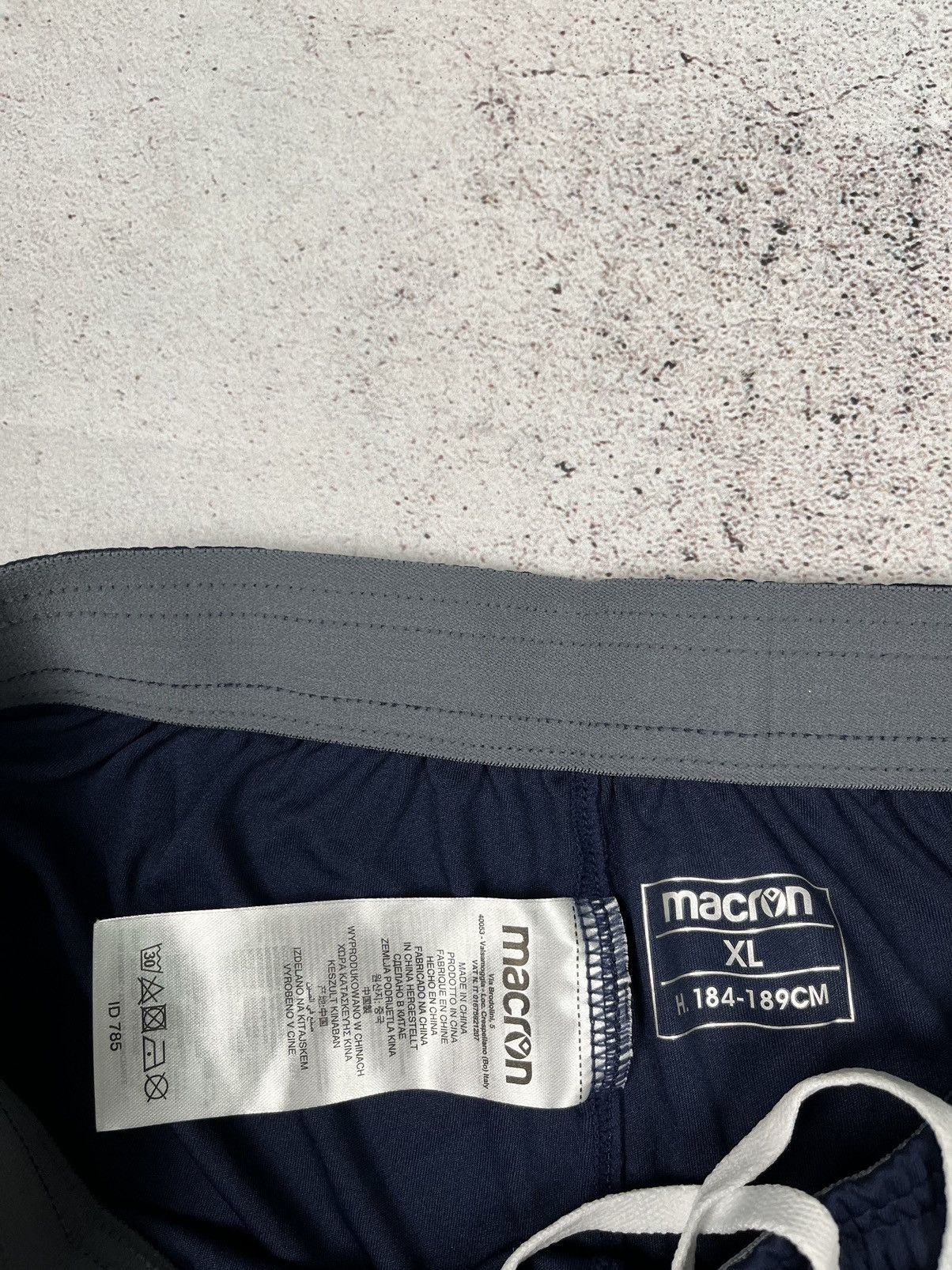 Macron MACRON READING FOOTBALL CLUB,2020/2021 FOOTBALL SHORTS,NEW Size US 36 / EU 52 - 7 Thumbnail
