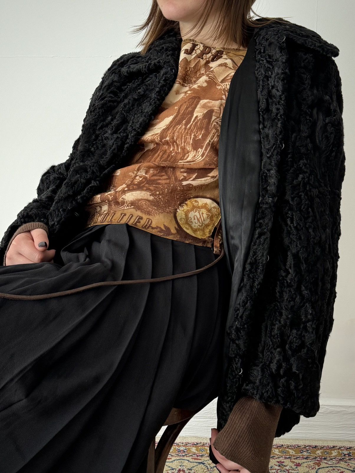 Vintage 1940s Vintage German Made Women's 'Persian Lamb' Fur Coat Size M / US 6-8 / IT 42-44 - 2 Thumbnail