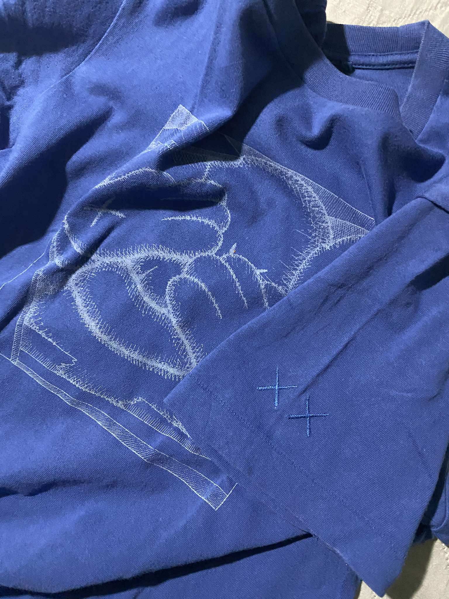 Kaws KAWS Uniqlo Chum Tee Size US S / EU 44-46 / 1 - 3 Thumbnail