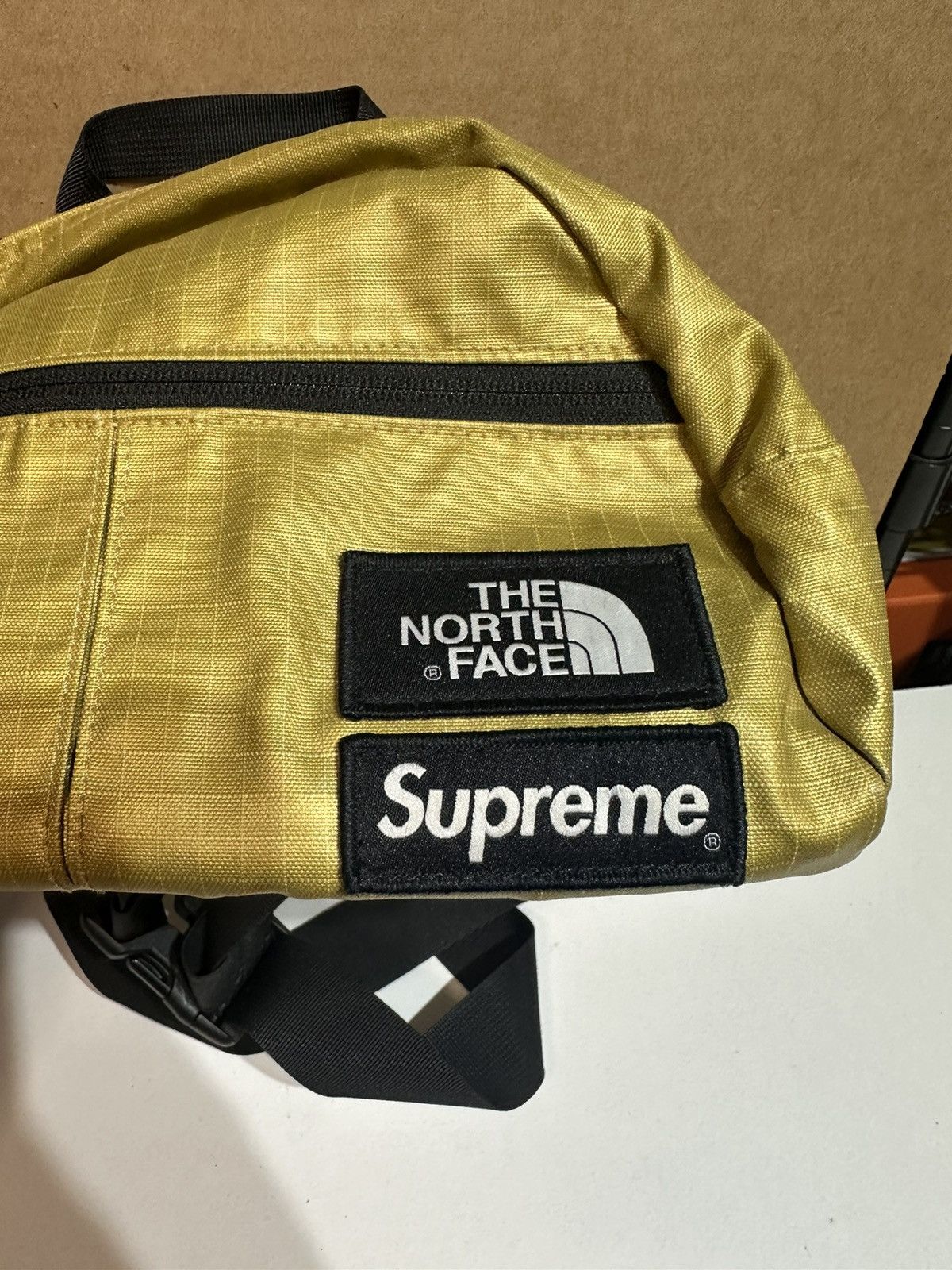 Supreme SS18 Supreme North Face Metallic Roo II Lumbar Pack Size ONE SIZE - 2 Thumbnail