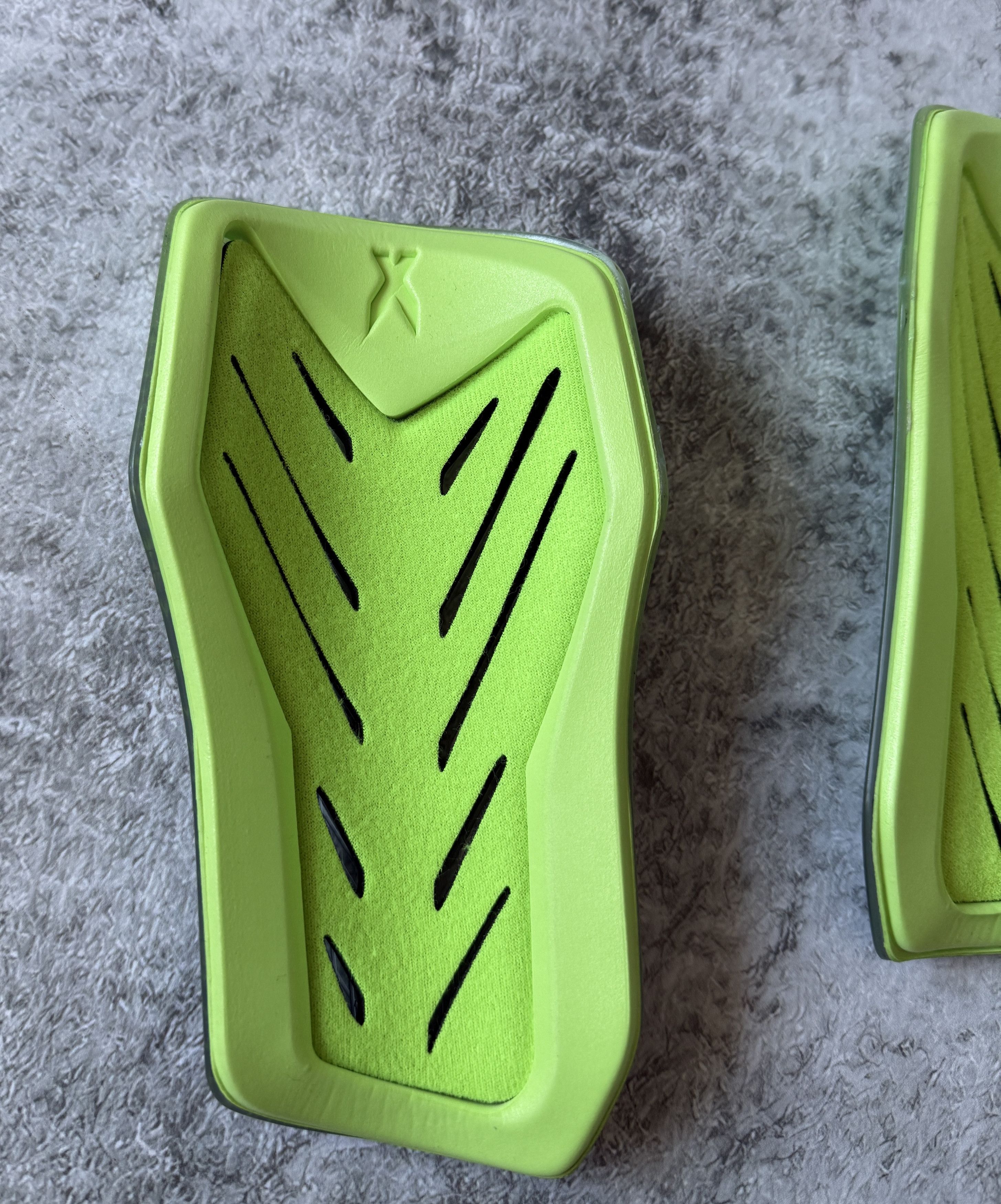 Adidas Аdidas X Sg Pro GG1008 SAMPLE FOOTBALL SOCCER GUARD Size 32 - 2 Thumbnail