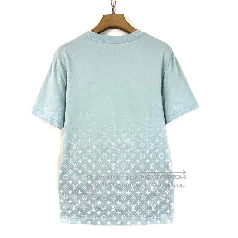 Louis Vuitton Louis Vuitton Sky blue full print gradient Logo short slee Size US M / EU 48-50 / 2 - 2 Thumbnail